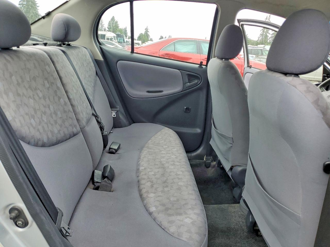 2001 Toyota Echo Base Серебряный vin: JTDBT123310160016