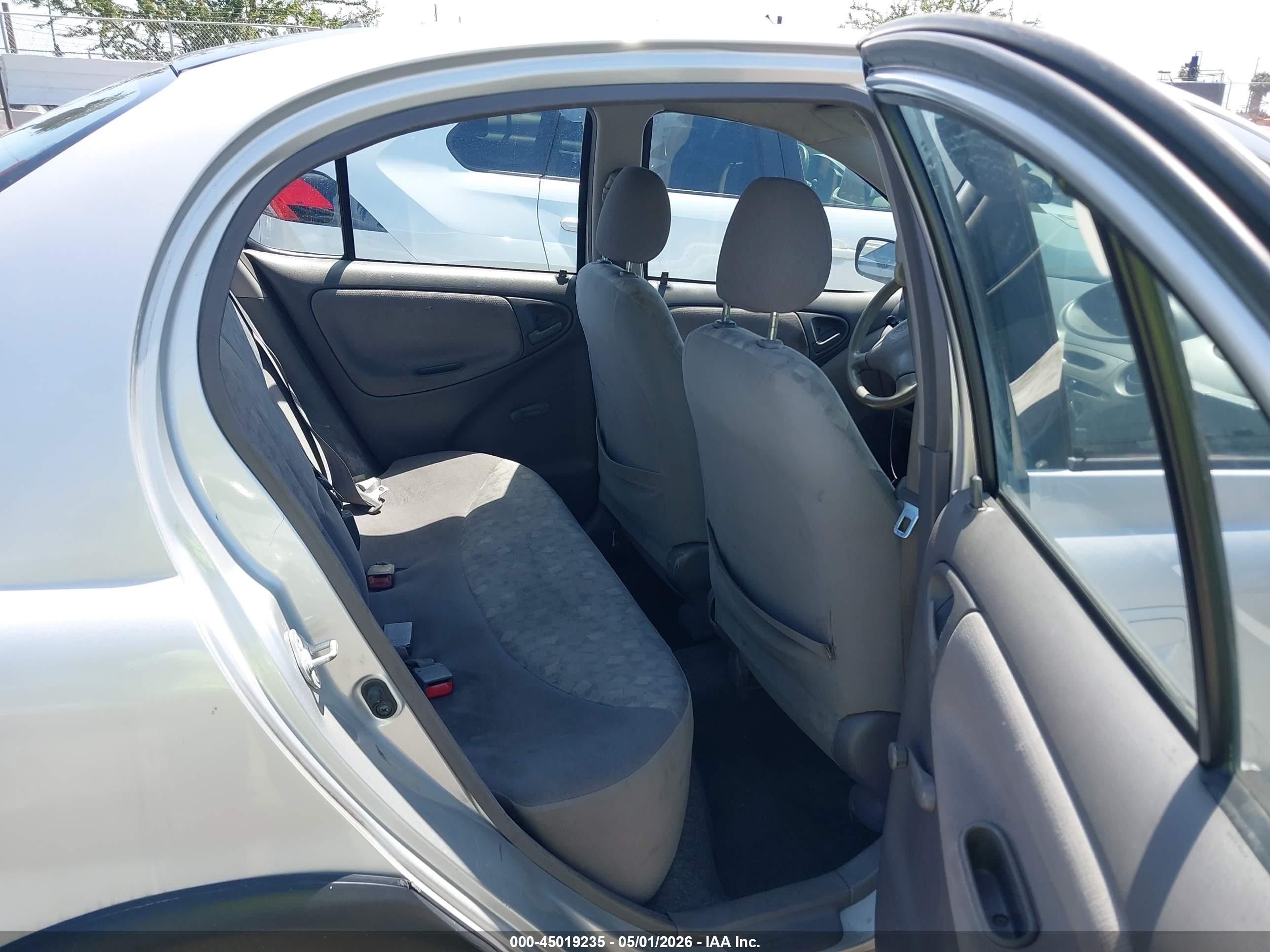 2002 Toyota Echo   Silver vin: JTDBT123320221513
