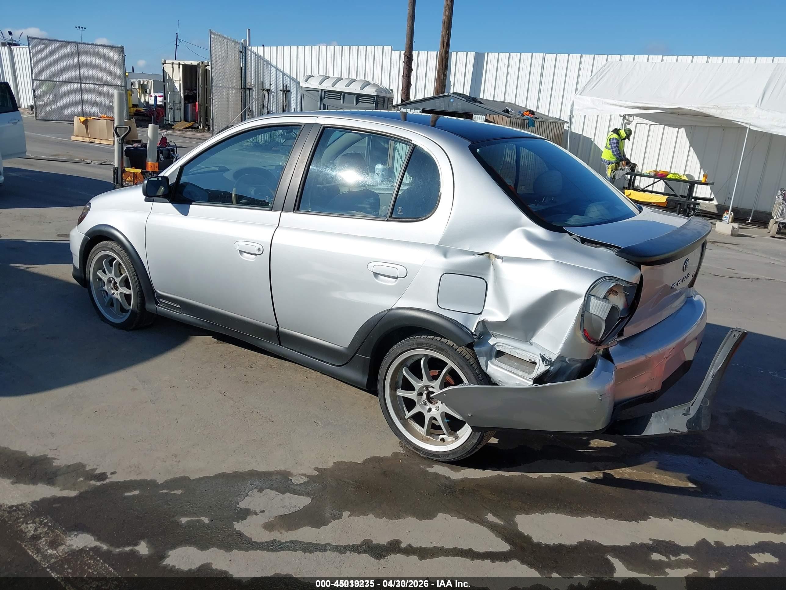 2002 Toyota Echo   Silver vin: JTDBT123320221513