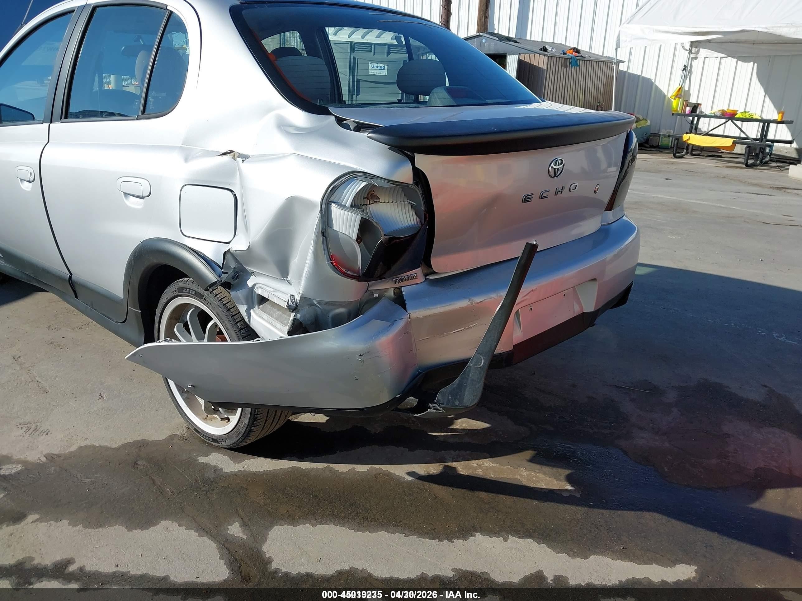 2002 Toyota Echo   Silver vin: JTDBT123320221513