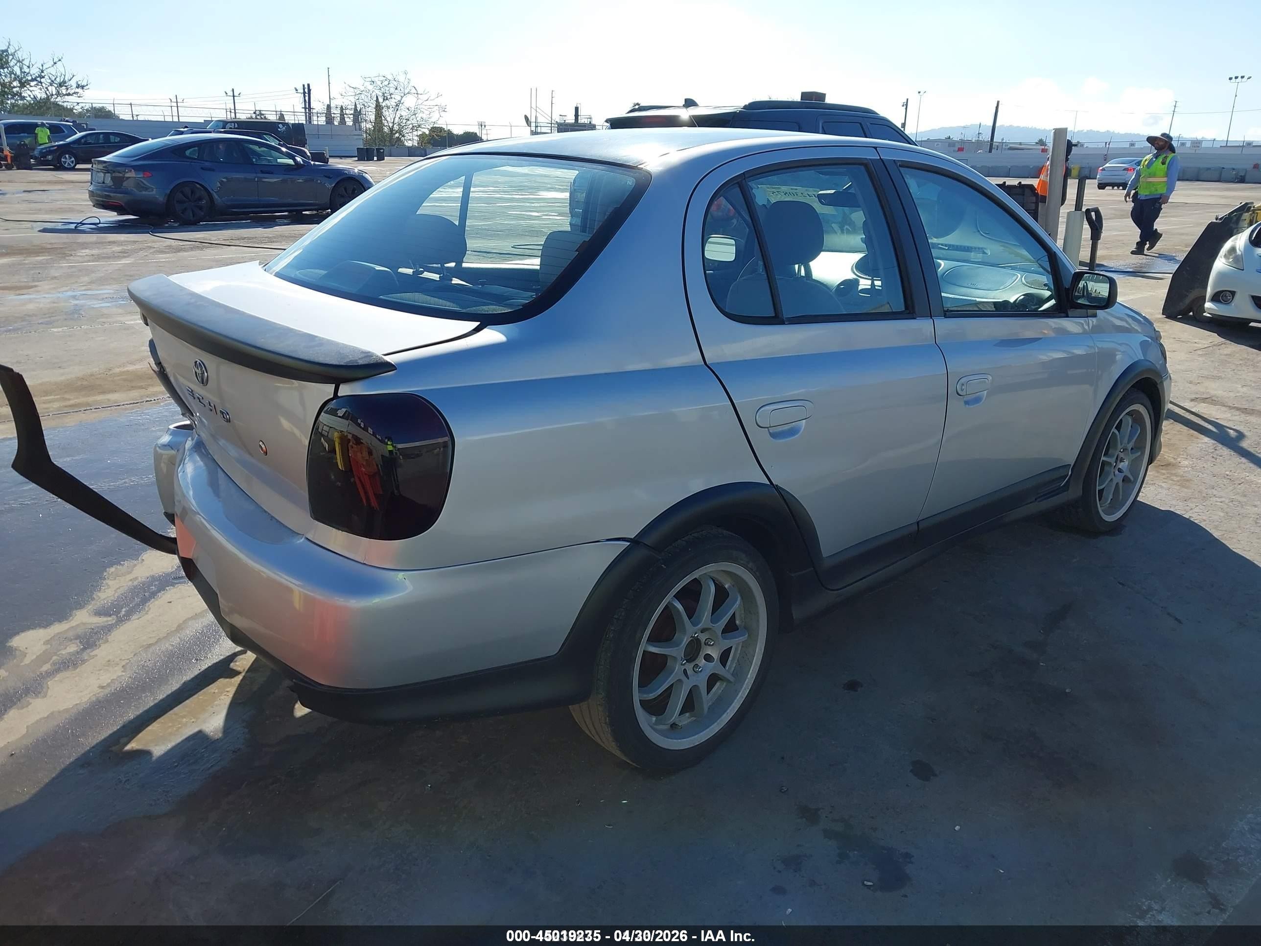 2002 Toyota Echo   Silver vin: JTDBT123320221513