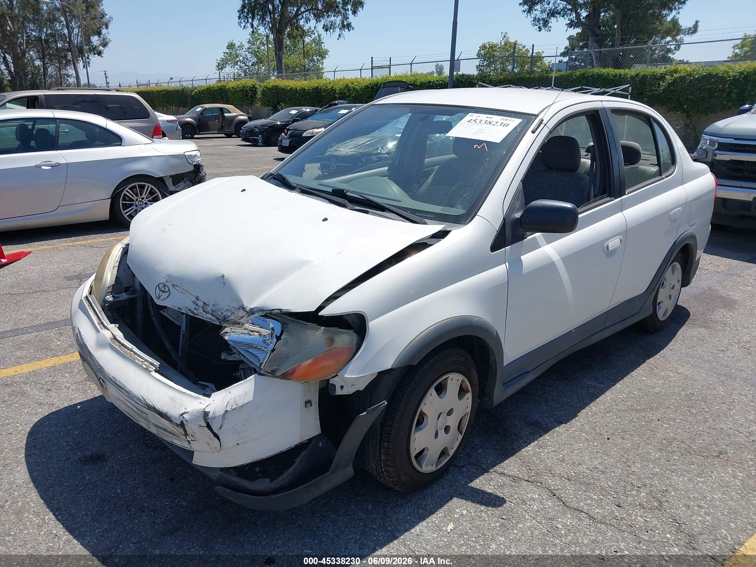 2001 Toyota Echo   White vin: JTDBT123410158274