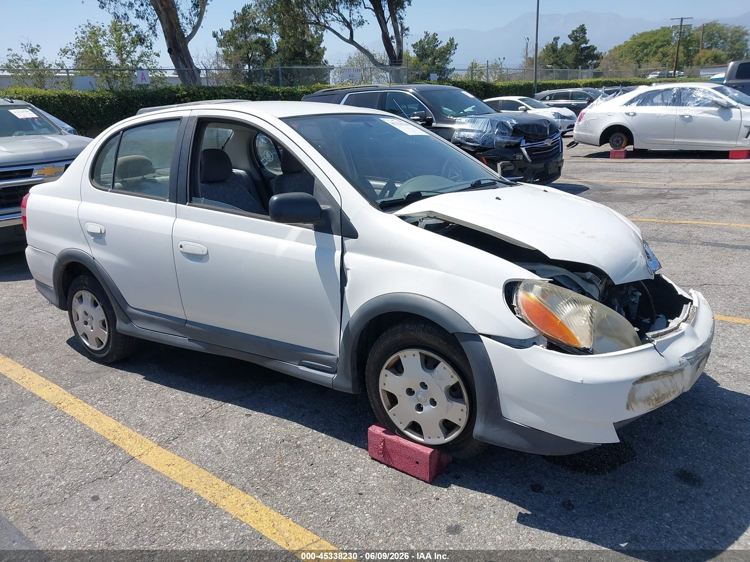 2001 Toyota Echo   White vin: JTDBT123410158274