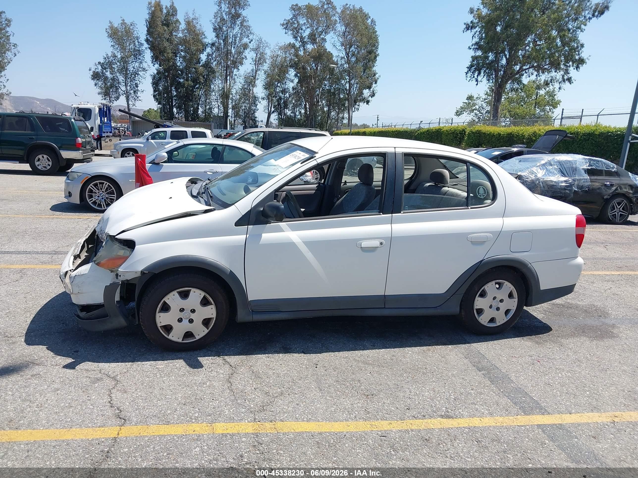 2001 Toyota Echo   White vin: JTDBT123410158274