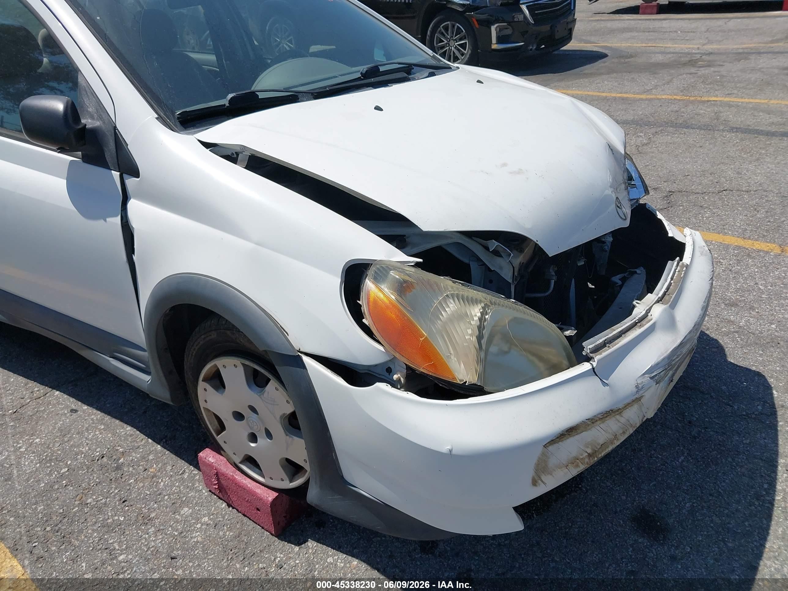 2001 Toyota Echo   White vin: JTDBT123410158274