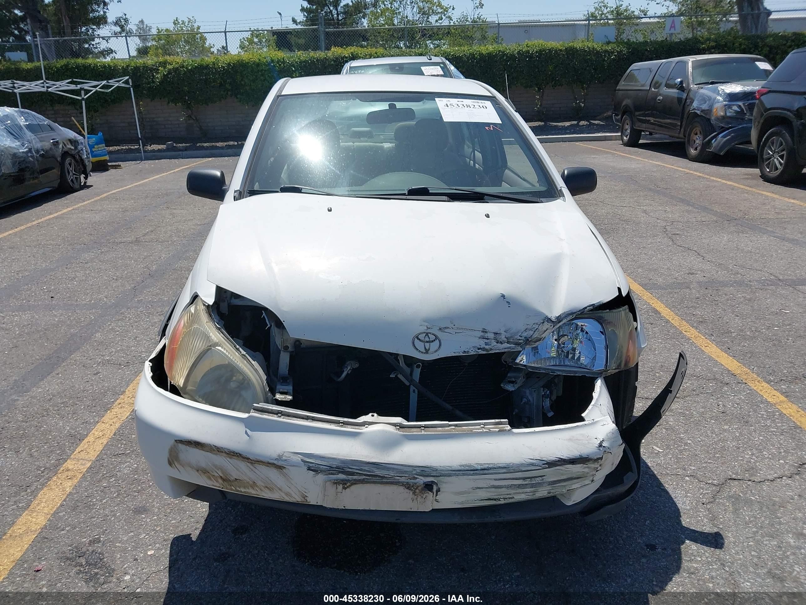 2001 Toyota Echo   White vin: JTDBT123410158274