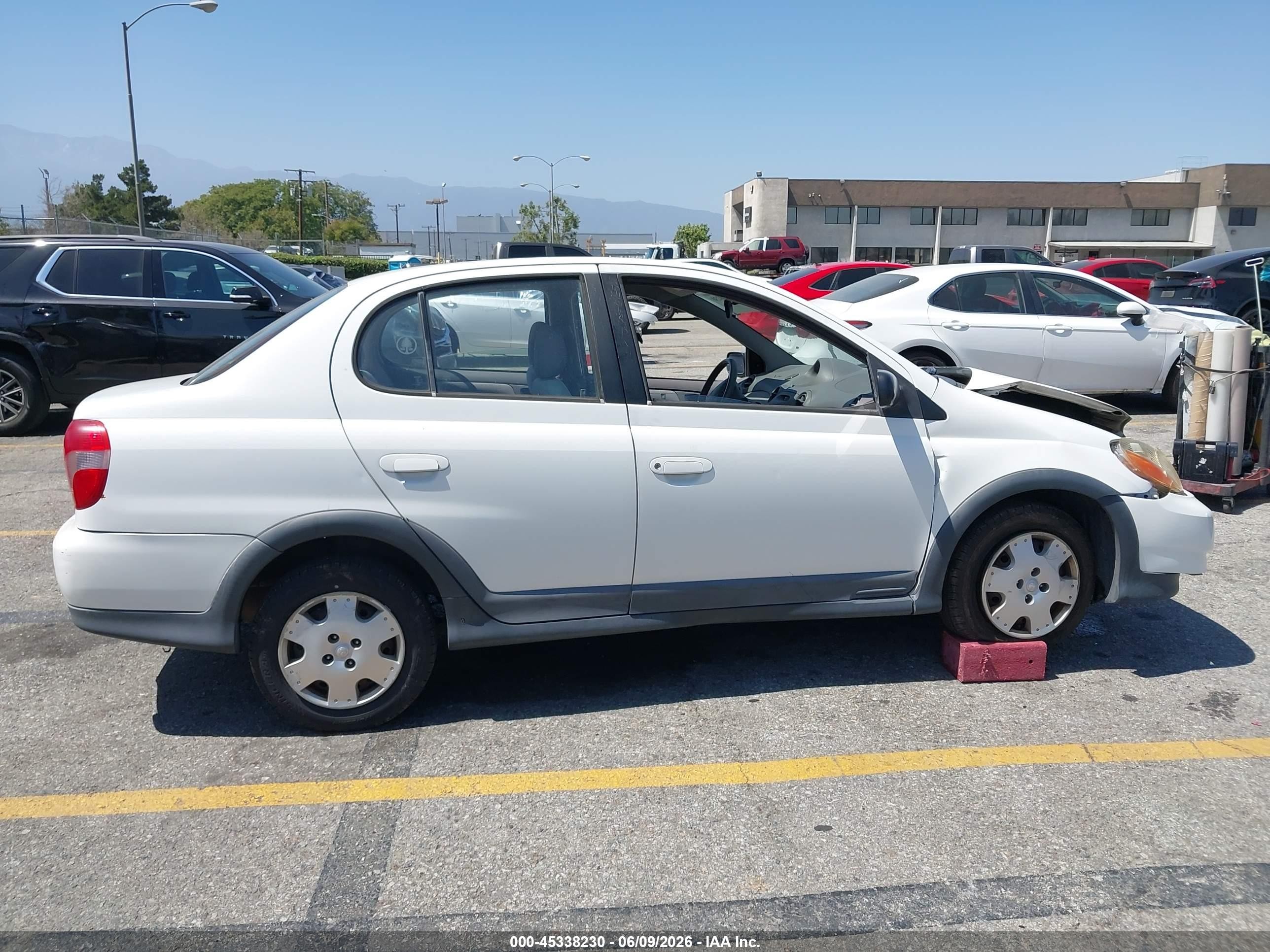 2001 Toyota Echo   White vin: JTDBT123410158274