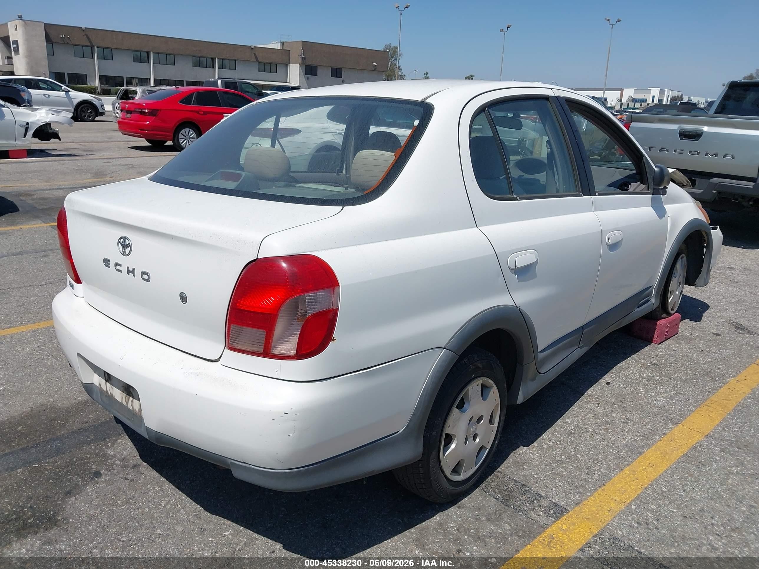 2001 Toyota Echo   White vin: JTDBT123410158274