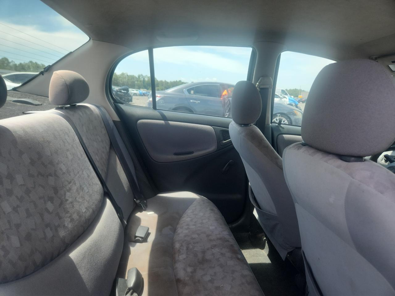 2002 Toyota Echo Base Серебряный vin: JTDBT123420217003