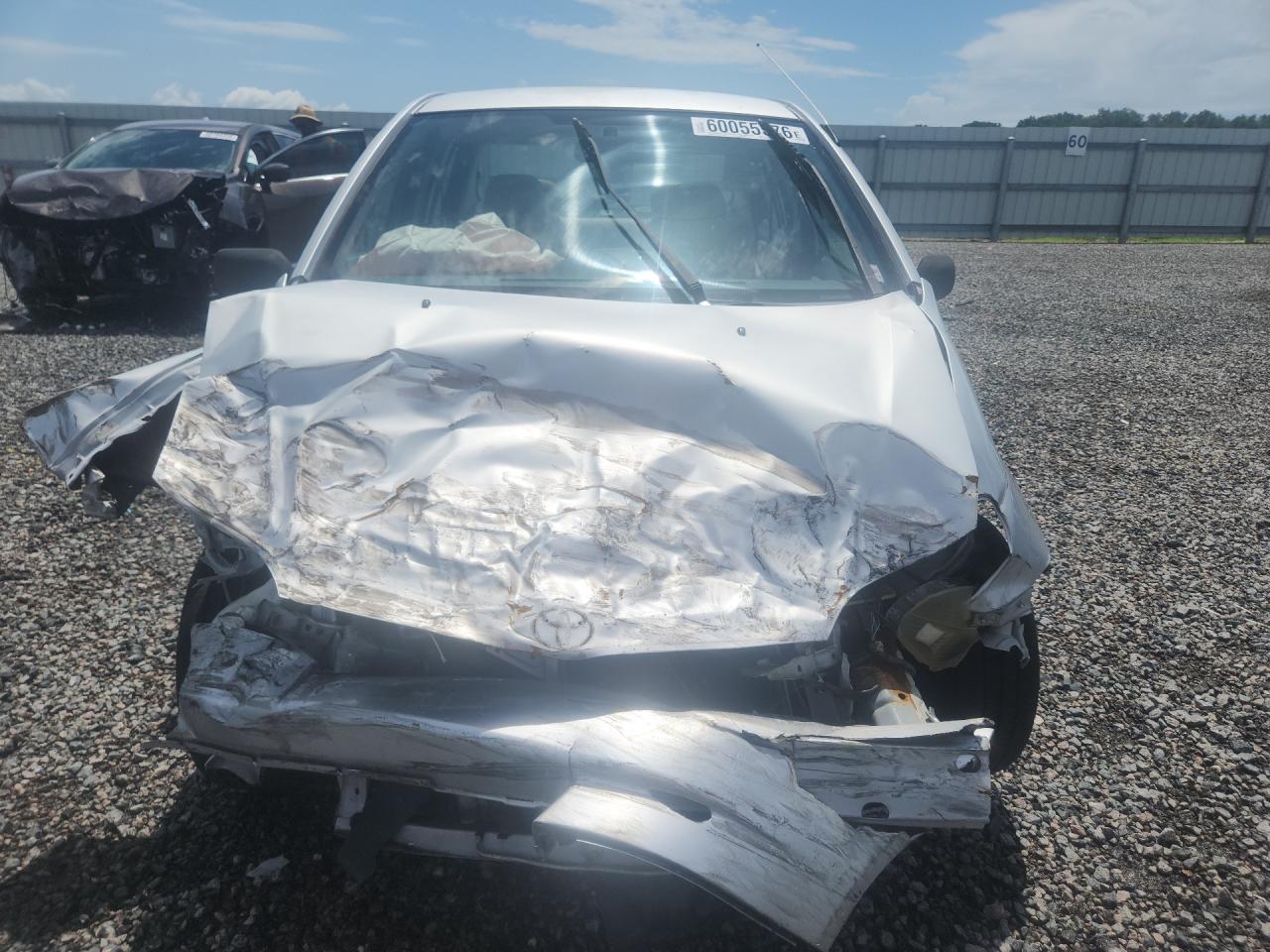 2002 Toyota Echo Base Серебряный vin: JTDBT123420217003