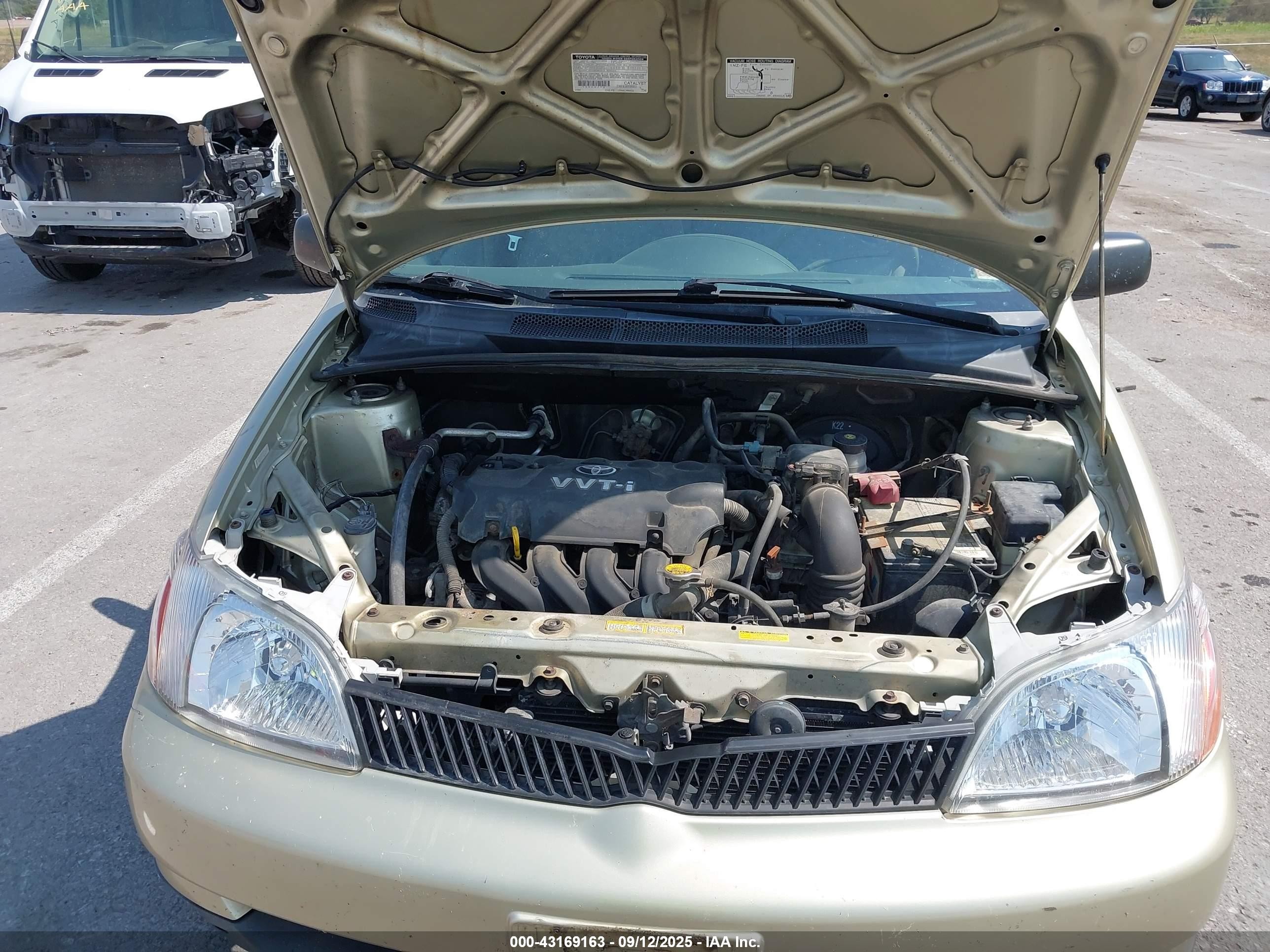 2002 Toyota Echo   Gold vin: JTDBT123420247005