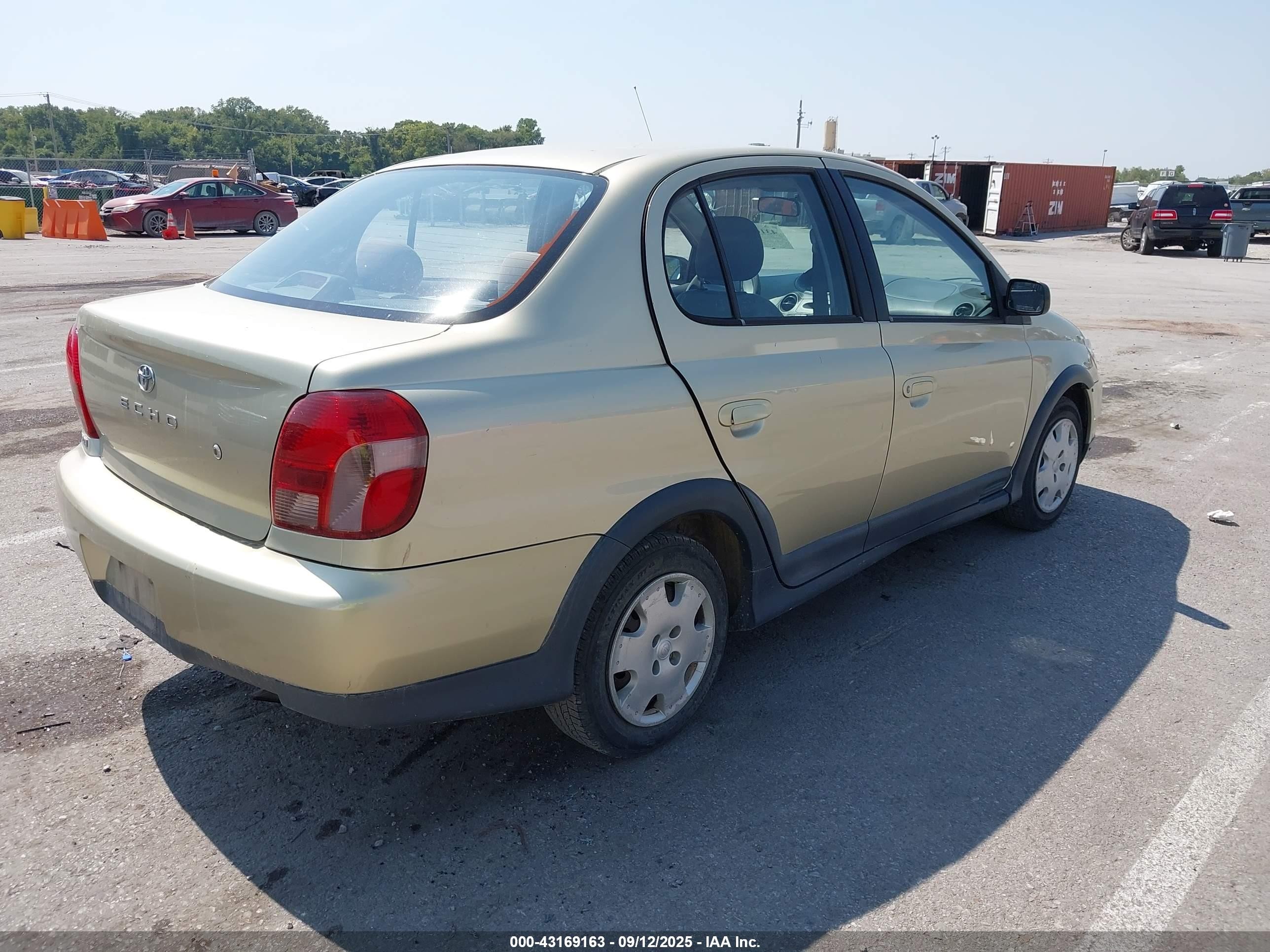 2002 Toyota Echo   Gold vin: JTDBT123420247005