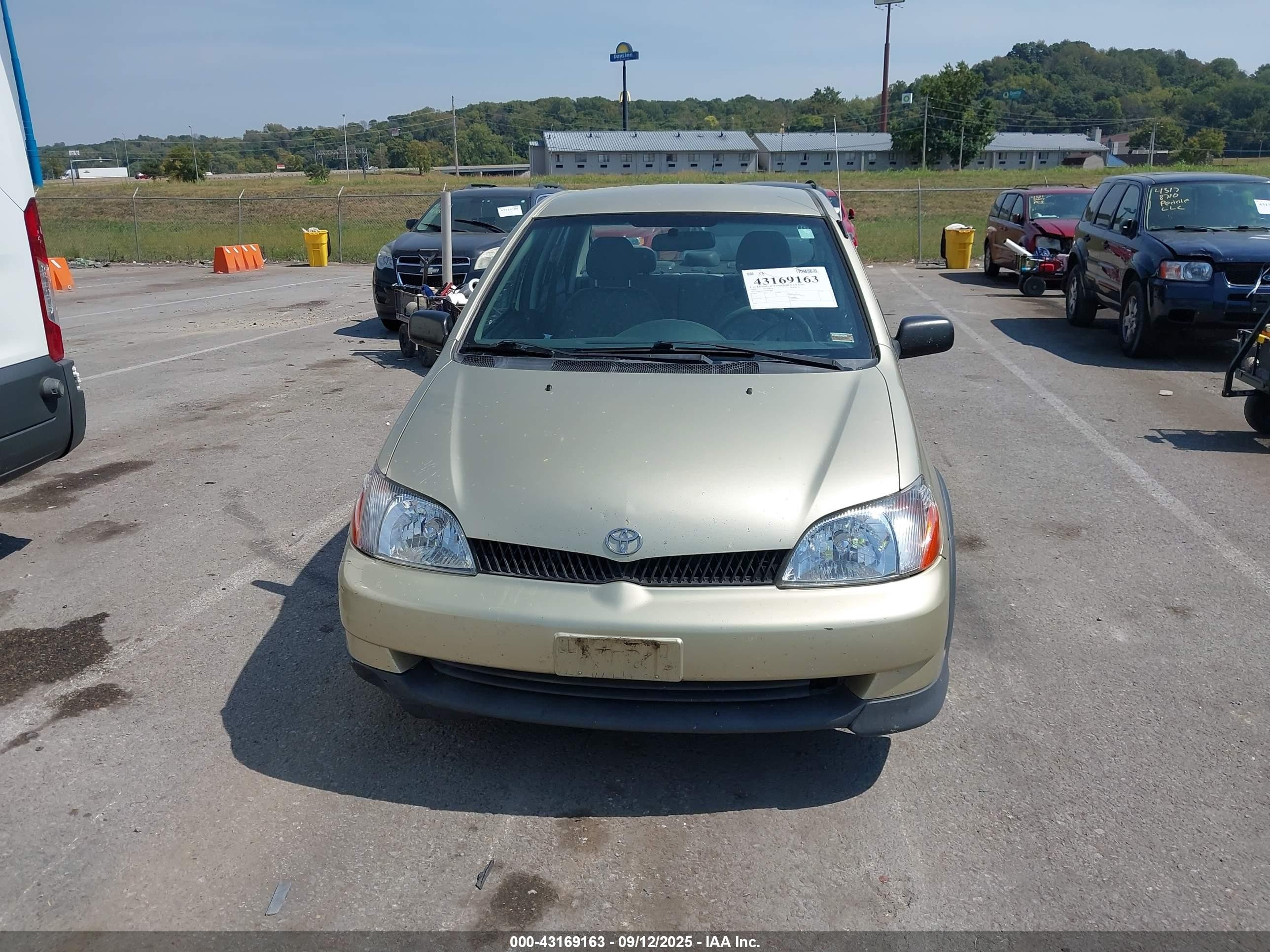 2002 Toyota Echo   Gold vin: JTDBT123420247005
