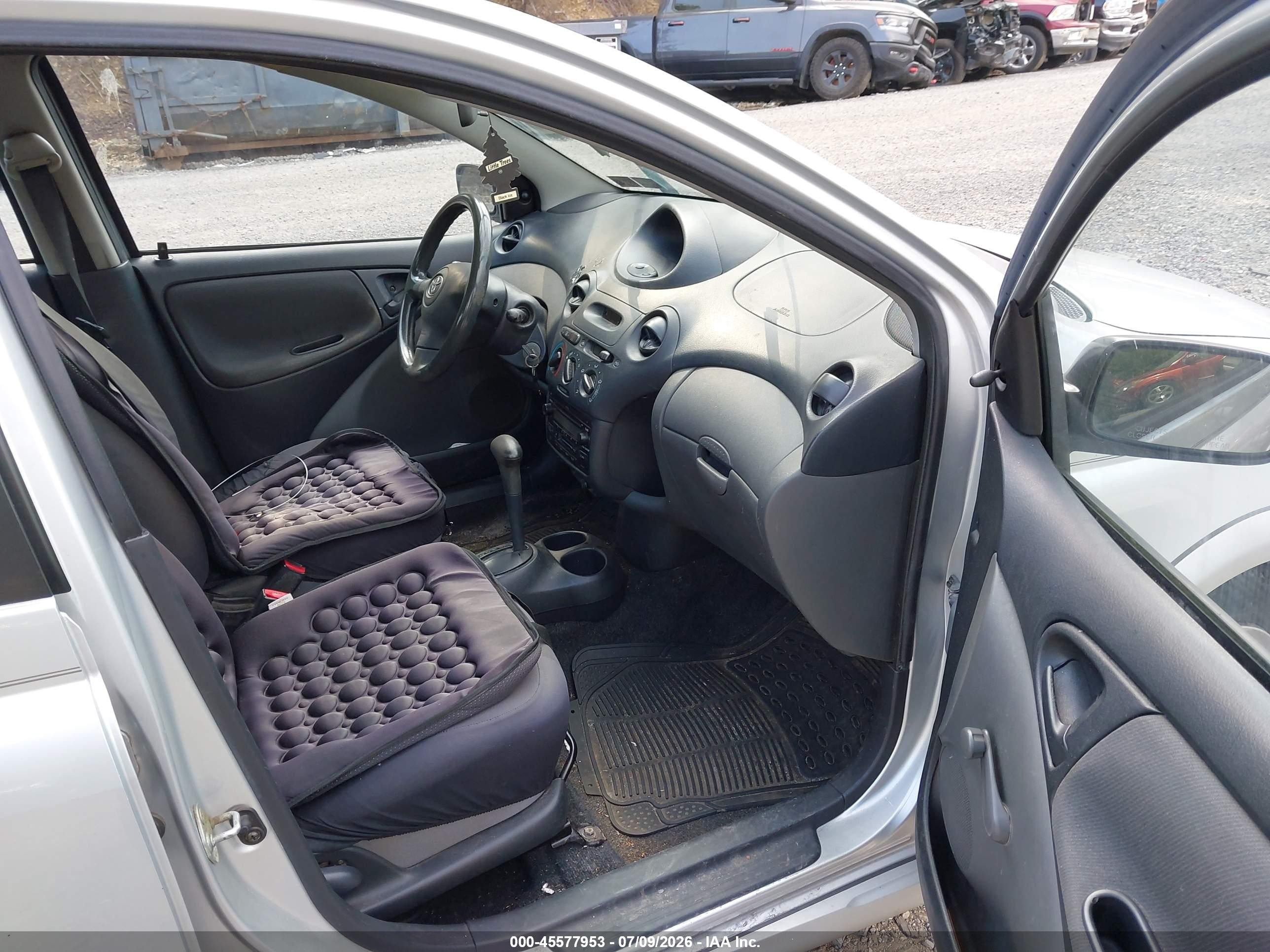 2003 Toyota Echo   Silver vin: JTDBT123435047973