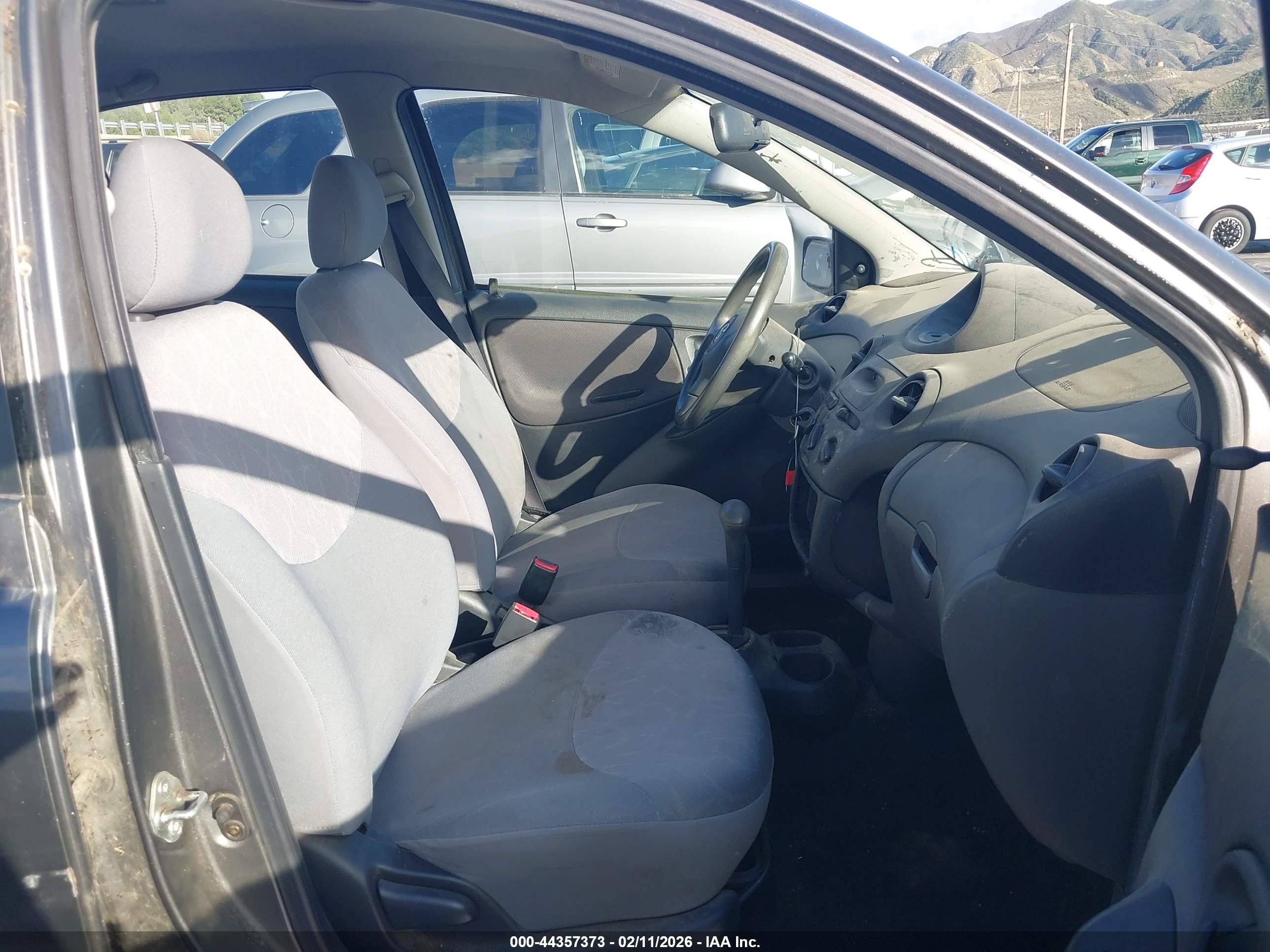 2004 Toyota Echo   Gray vin: JTDBT123440335247