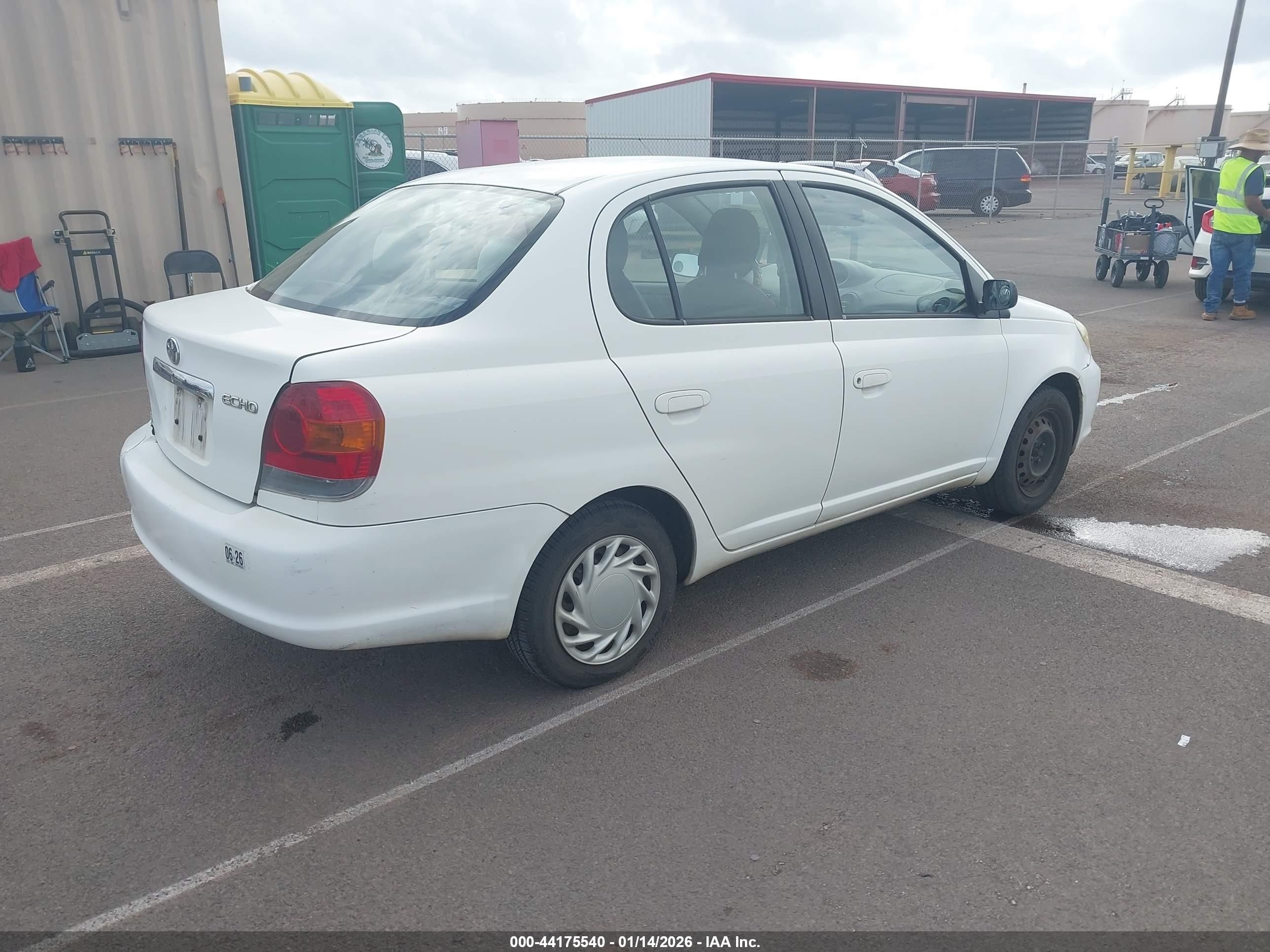 2004 Toyota Echo   Белый vin: JTDBT123640333788