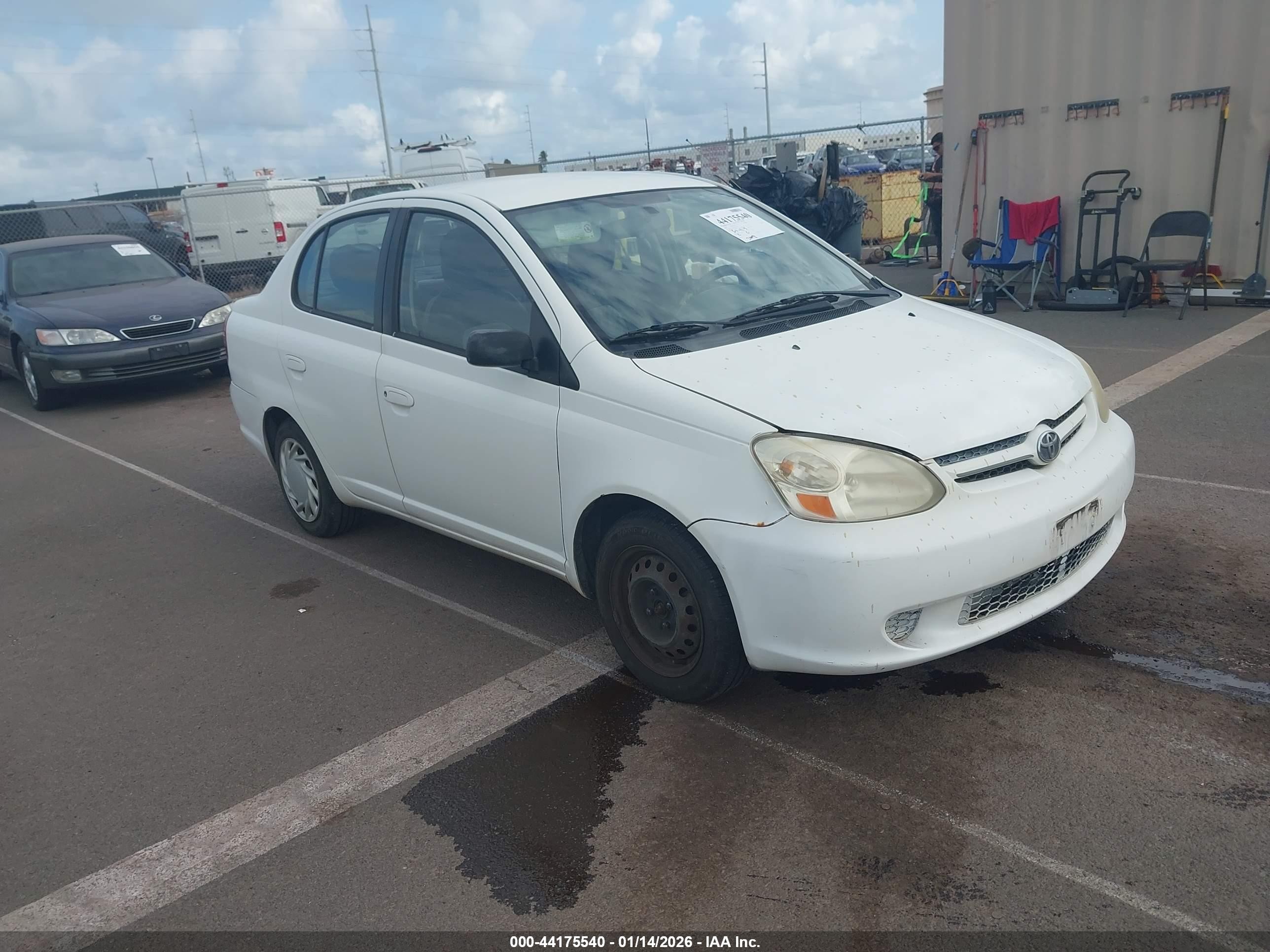 2004 Toyota Echo   White vin: JTDBT123640333788