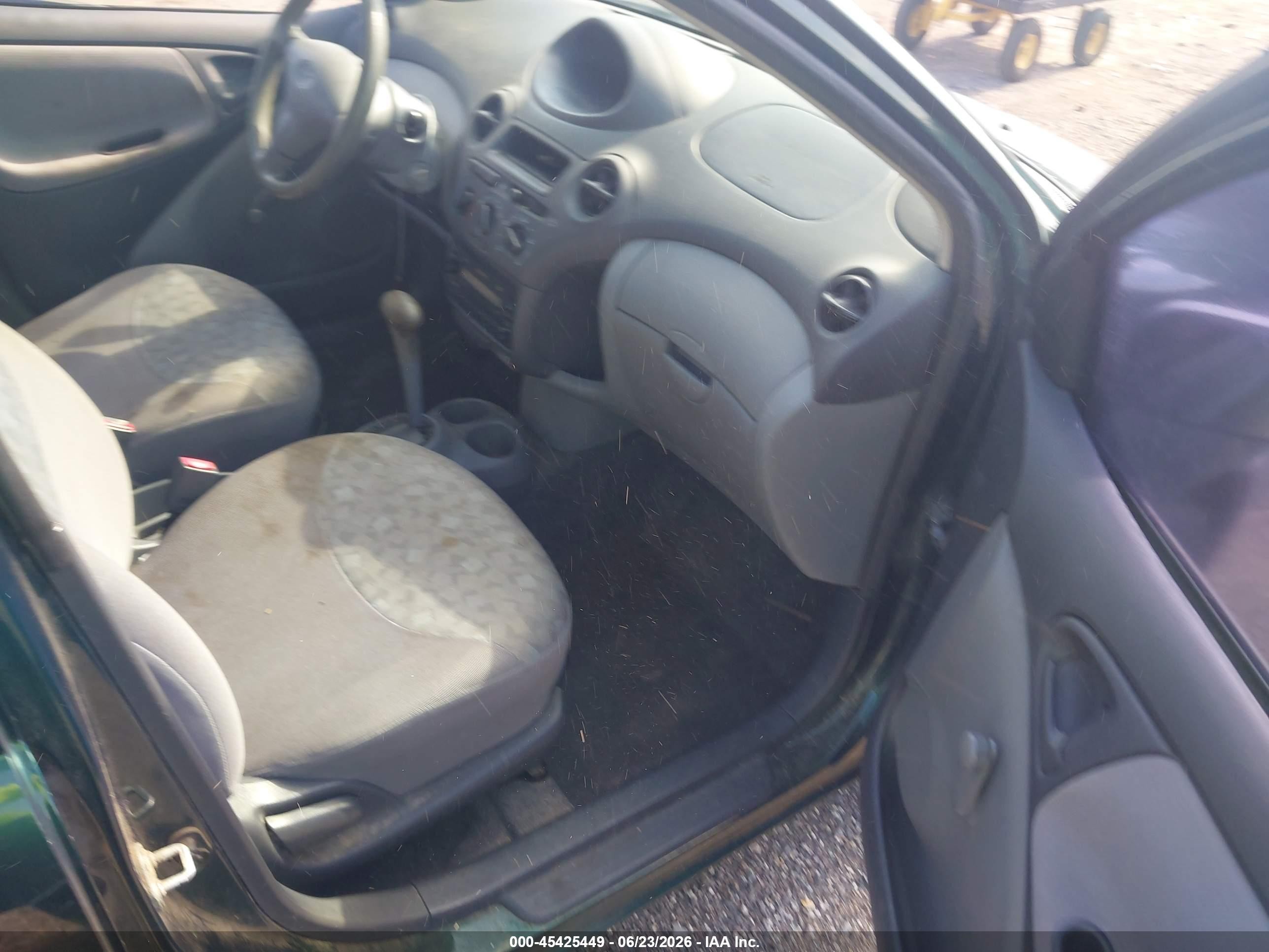2000 Toyota Echo   Green vin: JTDBT1236Y0055870