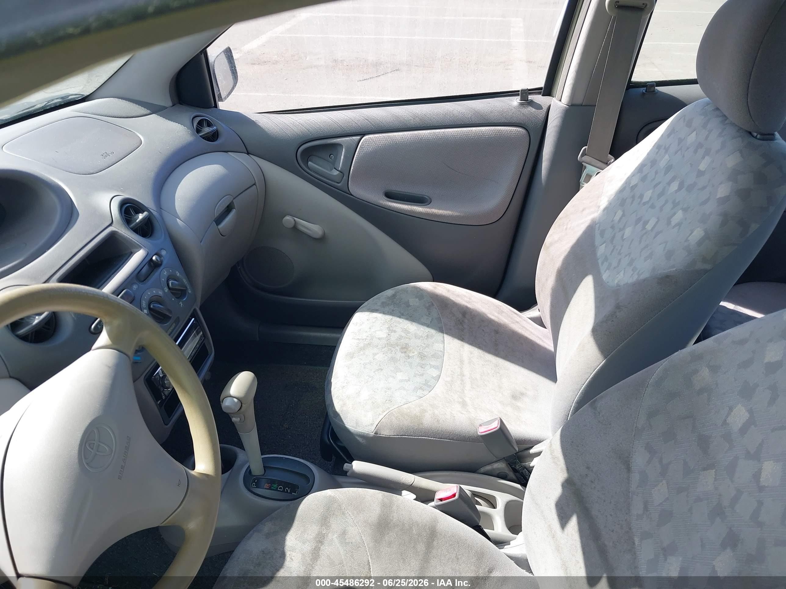 2000 Toyota Echo   Gold vin: JTDBT1236Y0062916