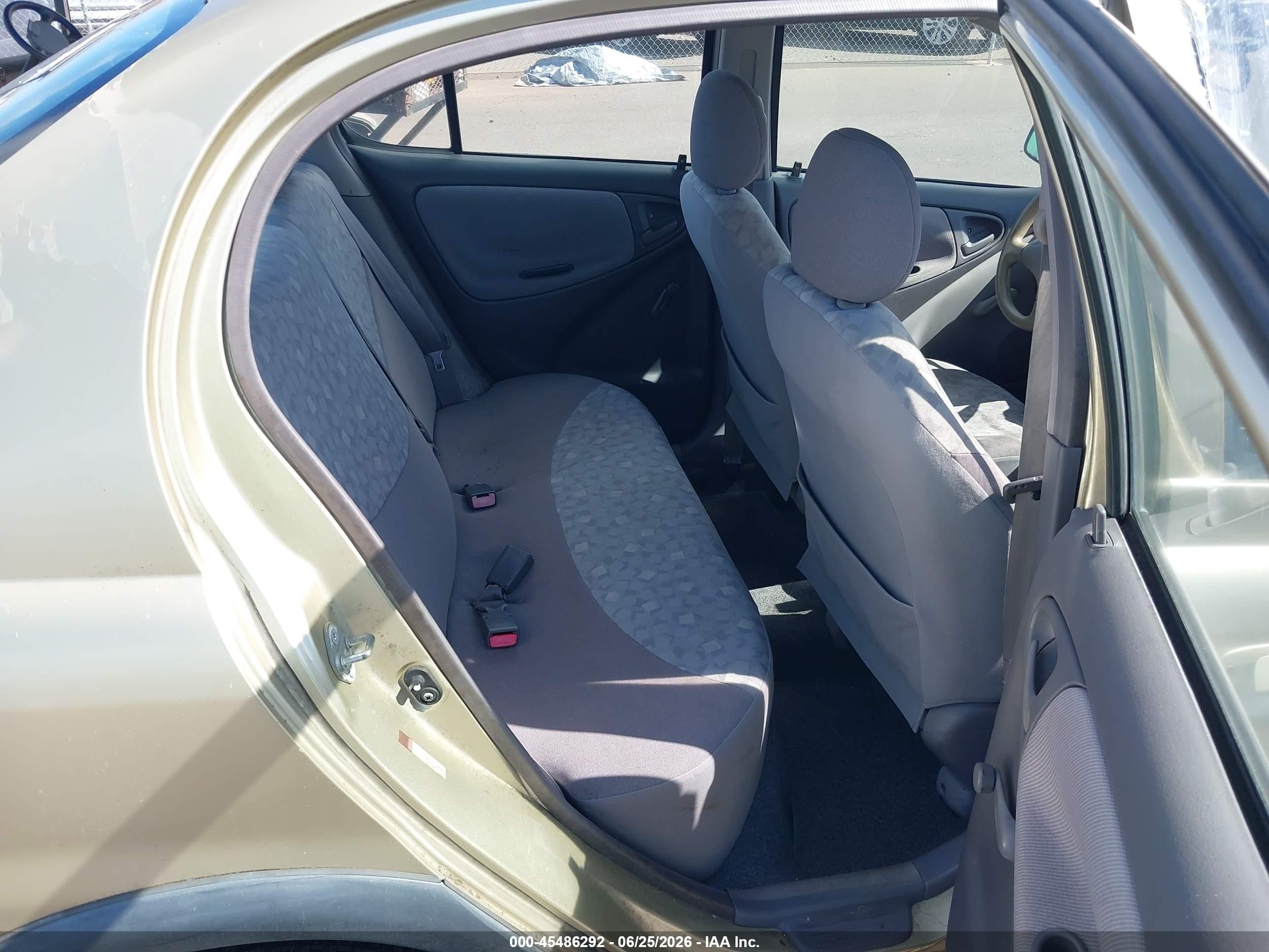 2000 Toyota Echo   Gold vin: JTDBT1236Y0062916
