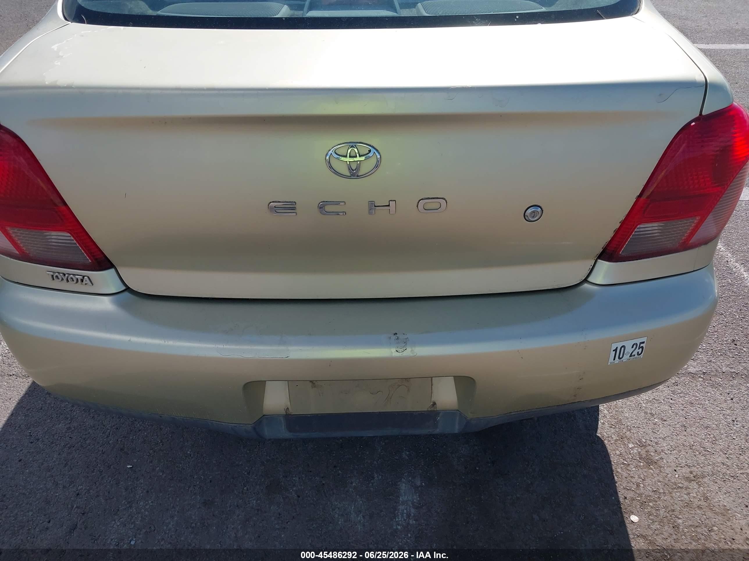 2000 Toyota Echo   Gold vin: JTDBT1236Y0062916