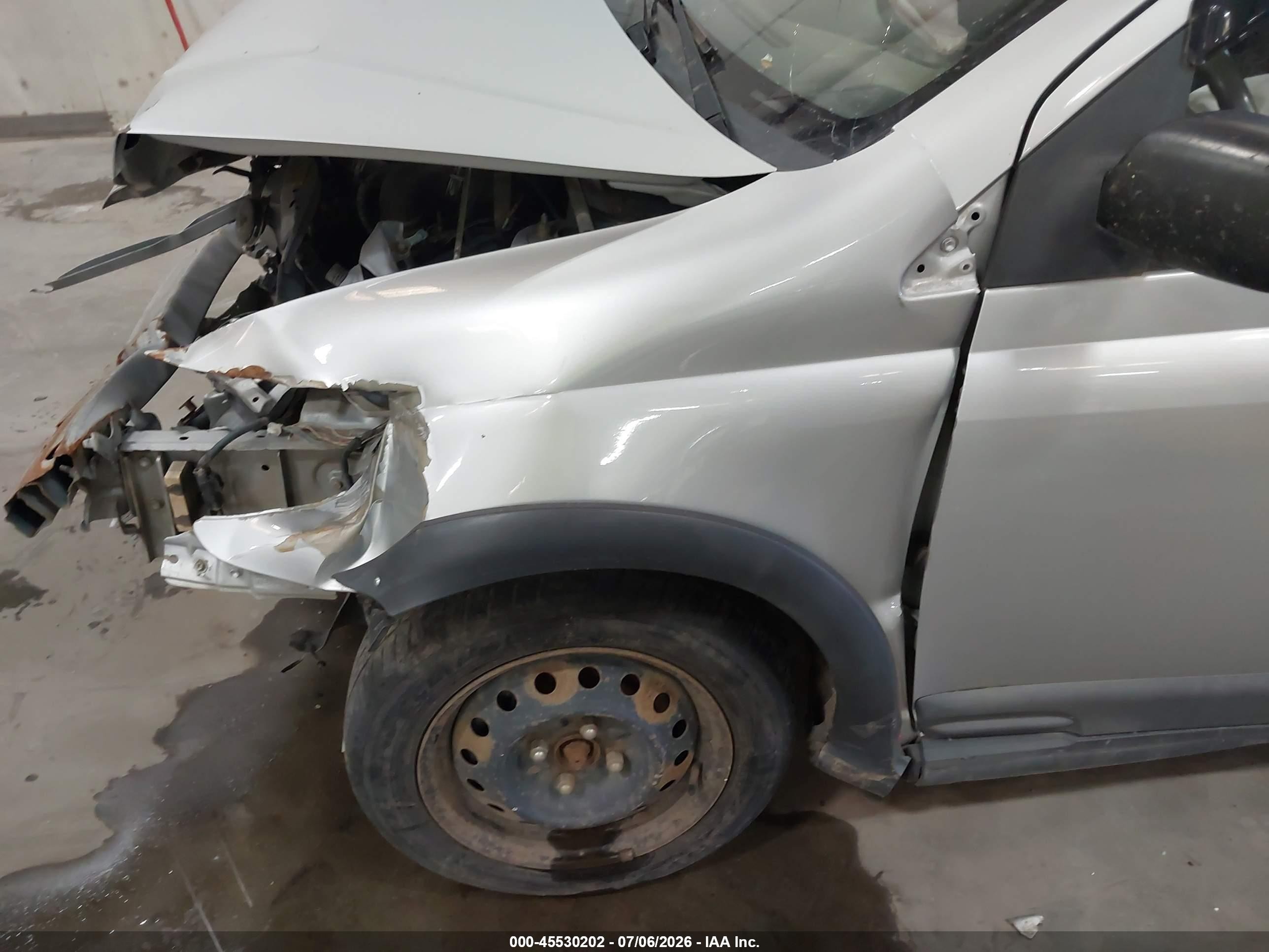 2001 Toyota Echo   Серебряный vin: JTDBT123710185517