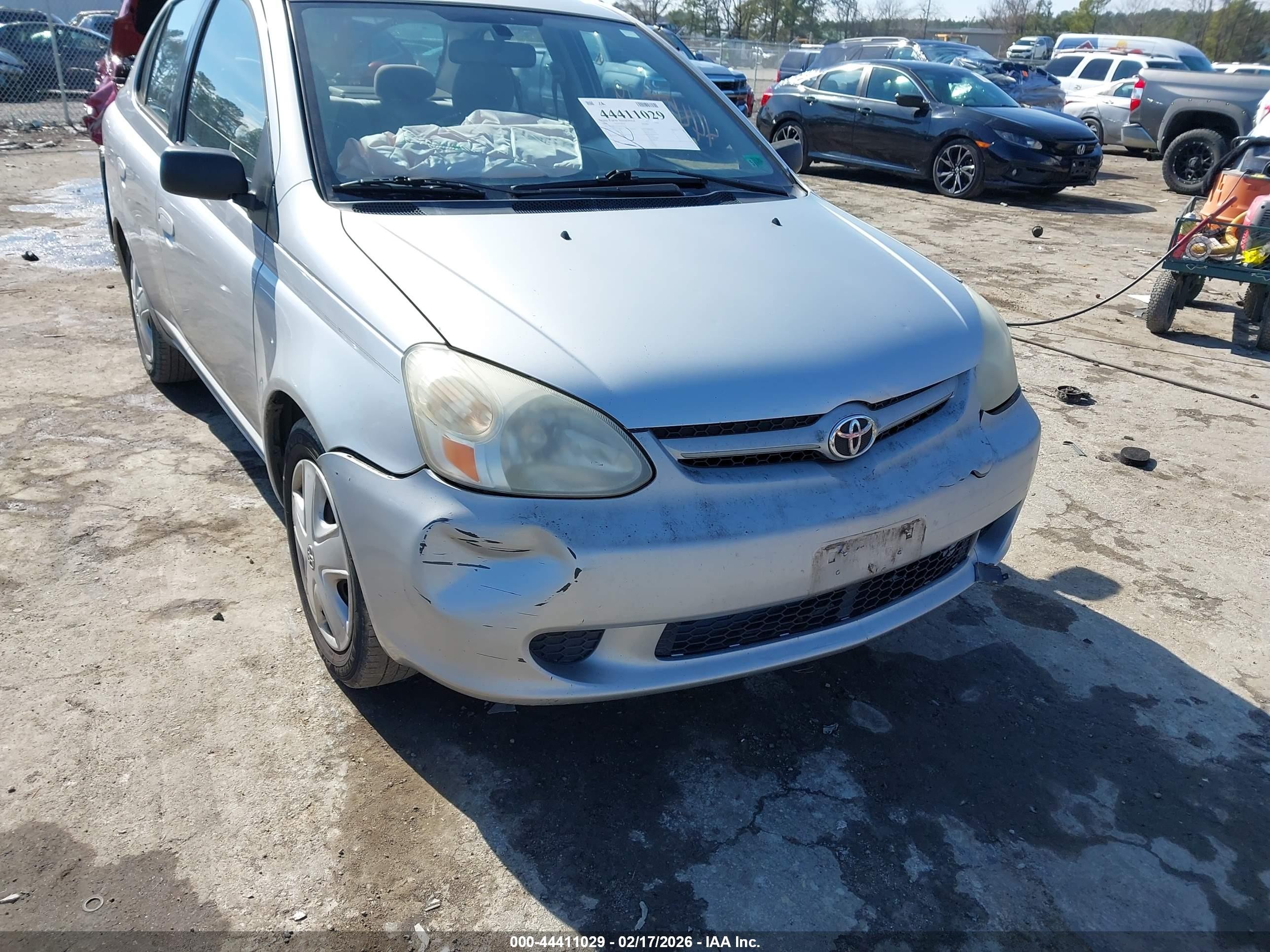 2004 Toyota Echo   Silver vin: JTDBT123740323318