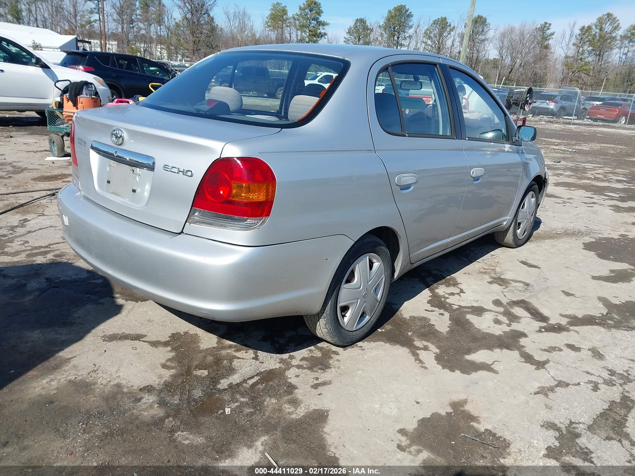 2004 Toyota Echo   Silver vin: JTDBT123740323318