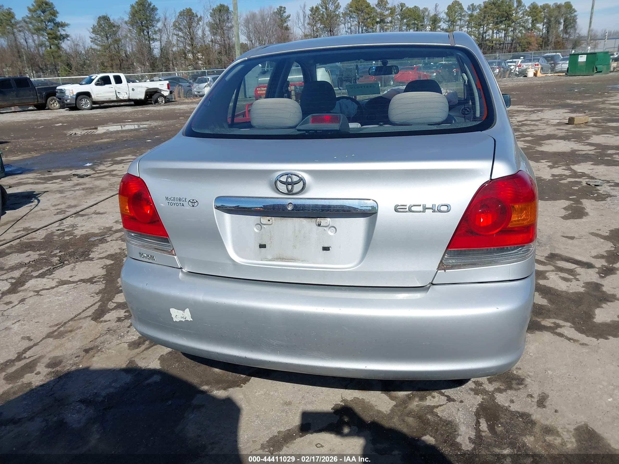 2004 Toyota Echo   Silver vin: JTDBT123740323318