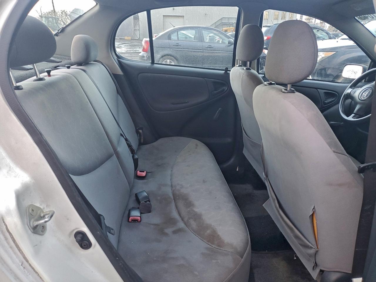 2004 Toyota Echo White vin: JTDBT123740326378
