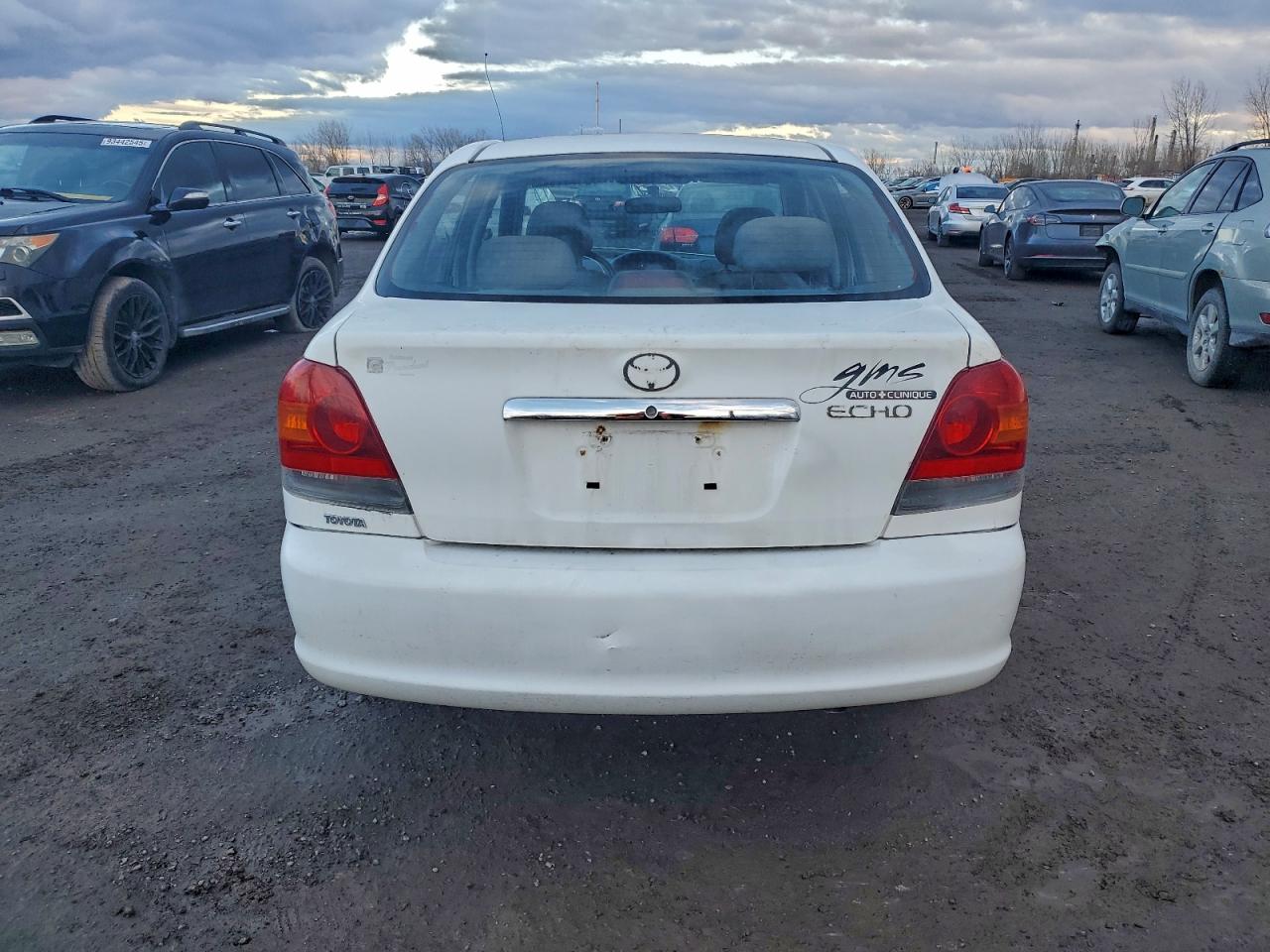 2004 Toyota Echo White vin: JTDBT123740326378
