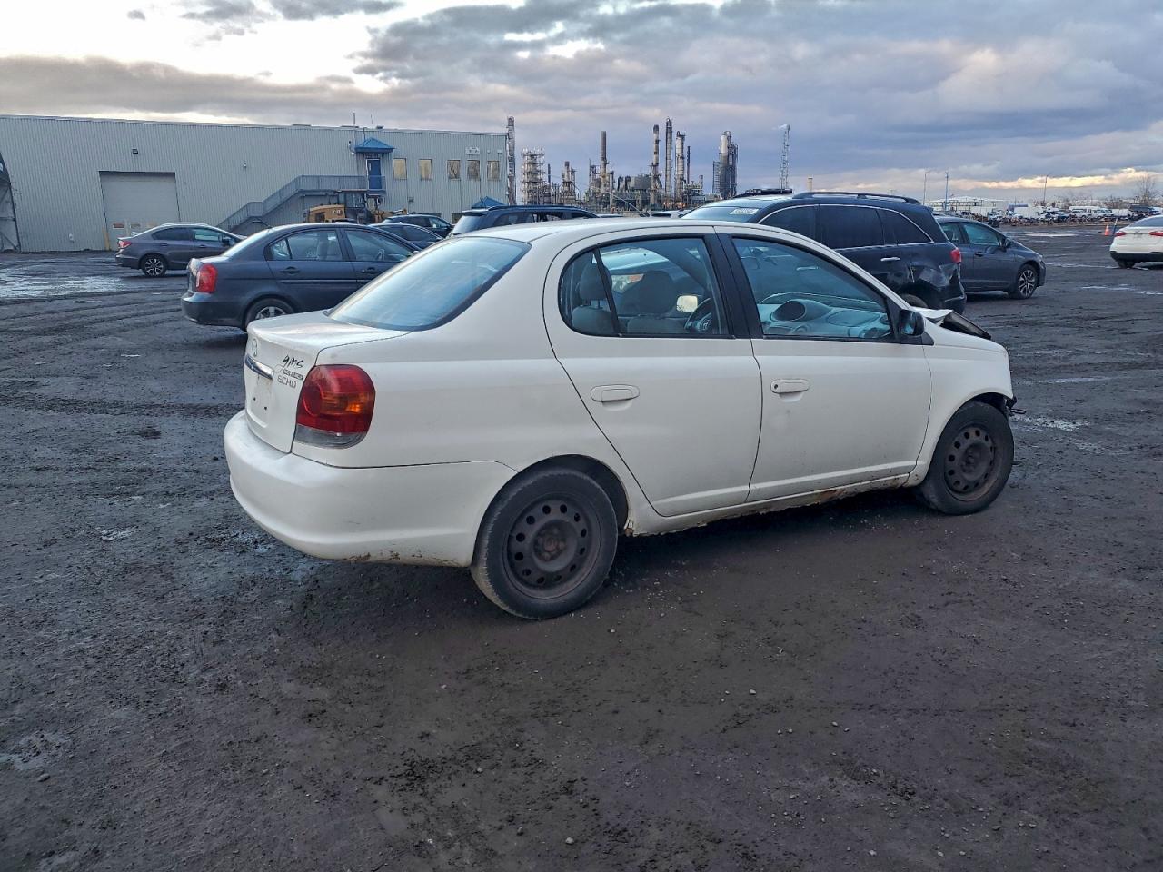 2004 Toyota Echo White vin: JTDBT123740326378