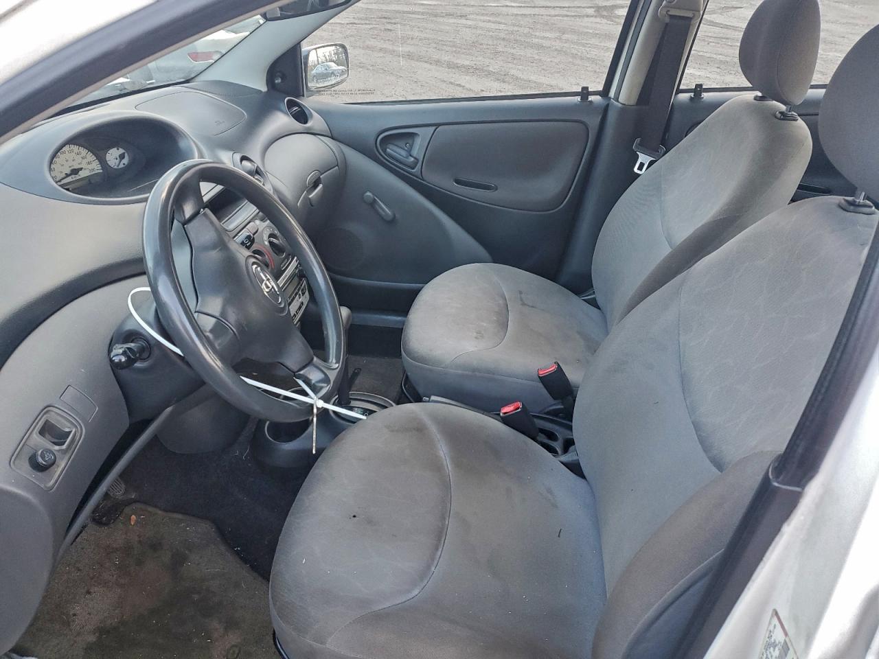 2004 Toyota Echo White vin: JTDBT123740326378