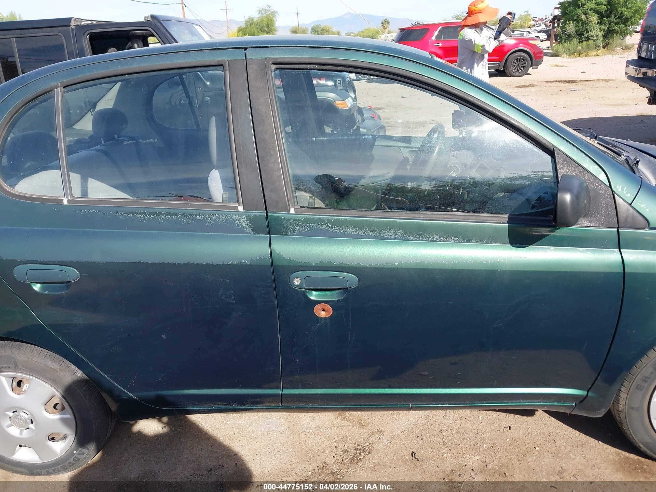 2004 Toyota Echo   Green vin: JTDBT123740331337