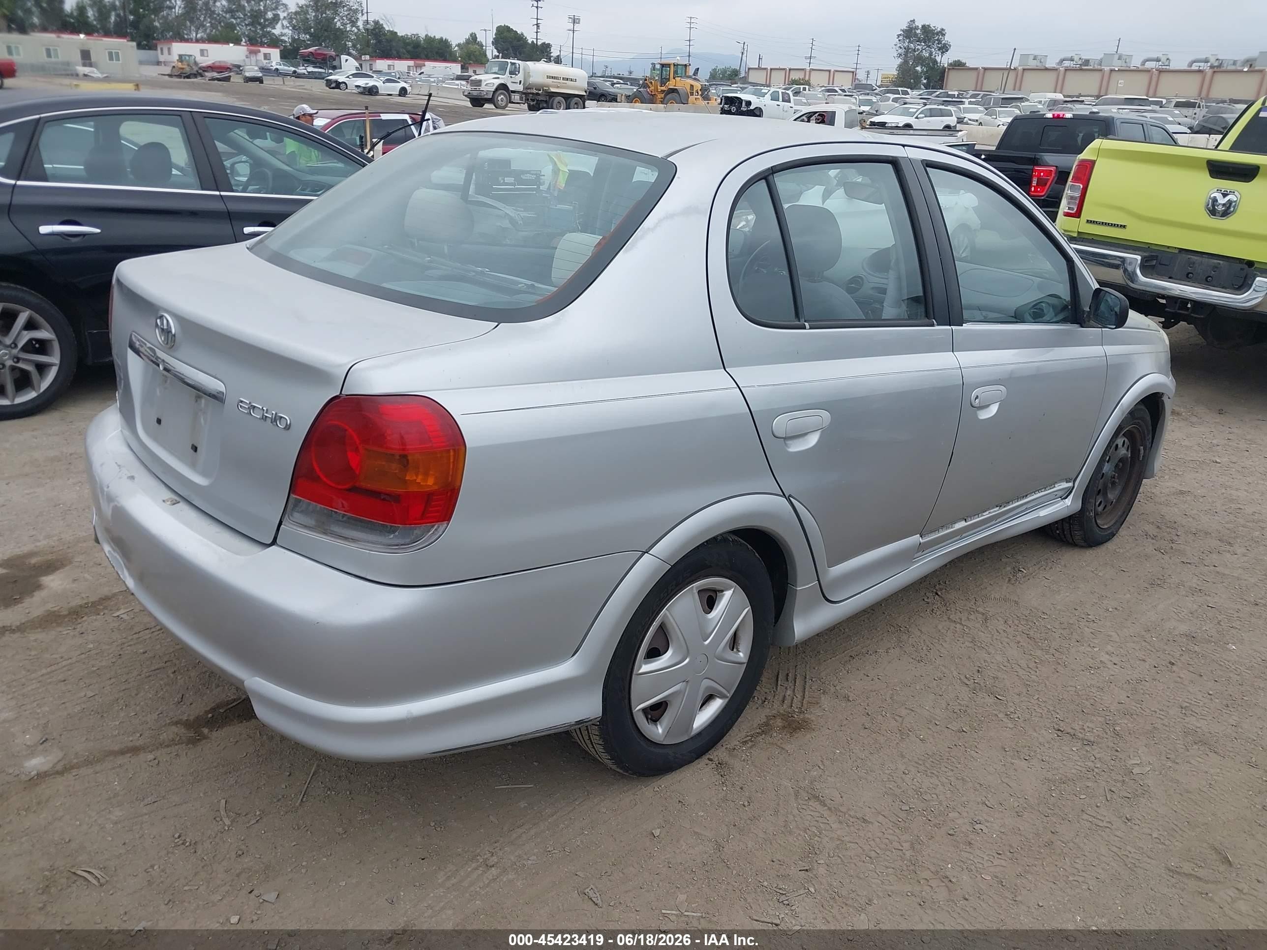 2005 Toyota Echo   Silver vin: JTDBT123750361827