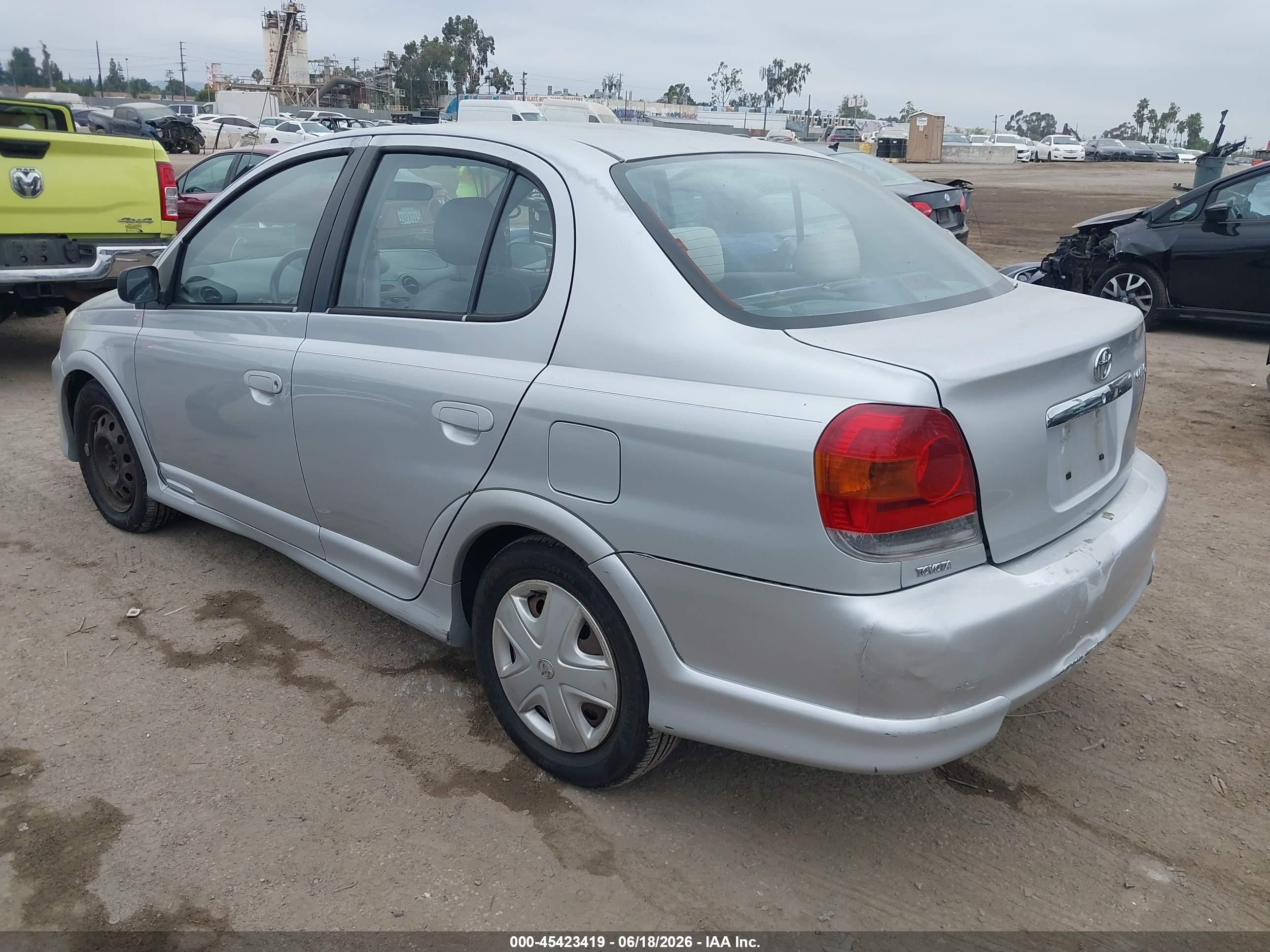 2005 Toyota Echo   Silver vin: JTDBT123750361827