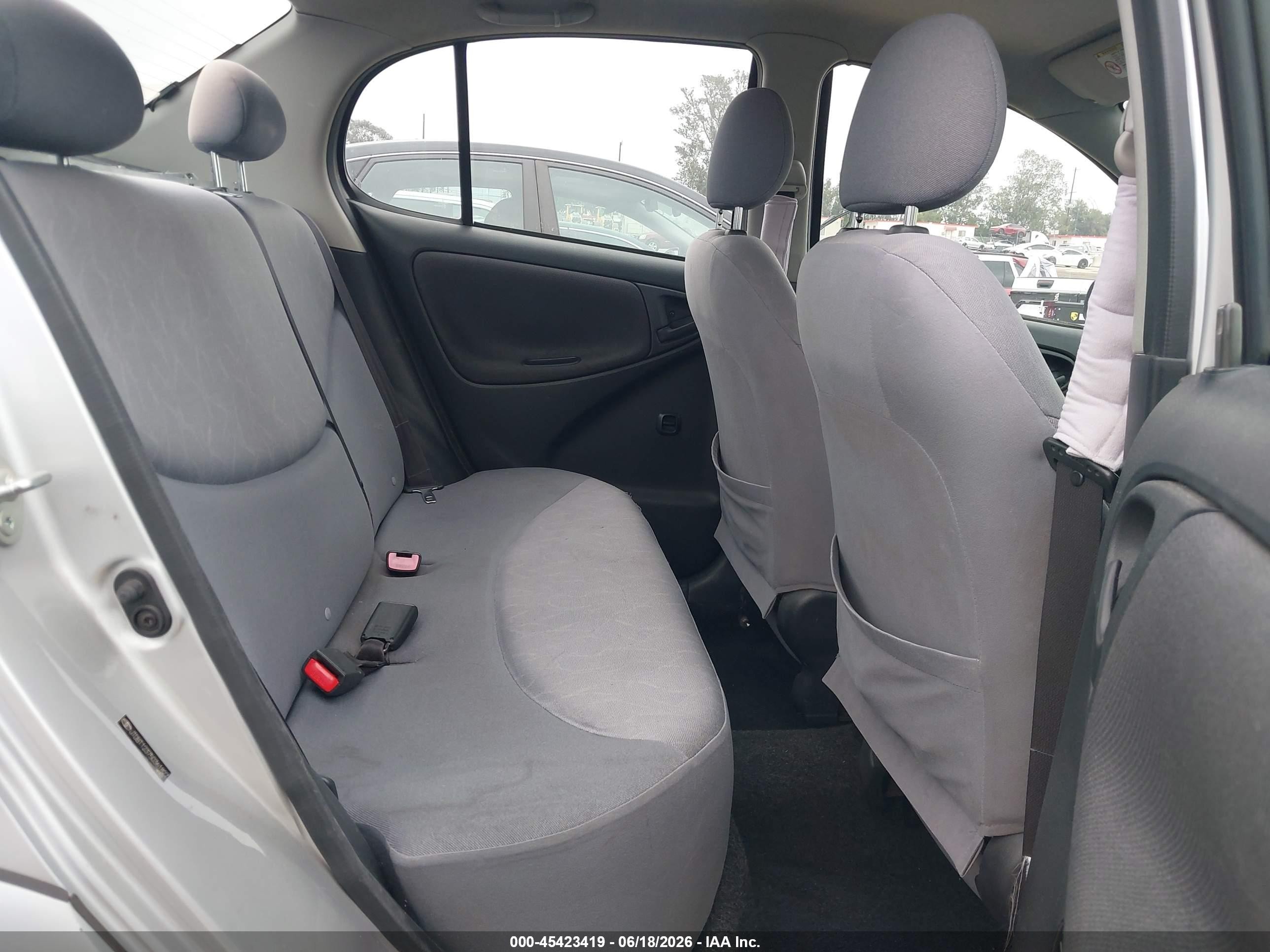 2005 Toyota Echo   Silver vin: JTDBT123750361827