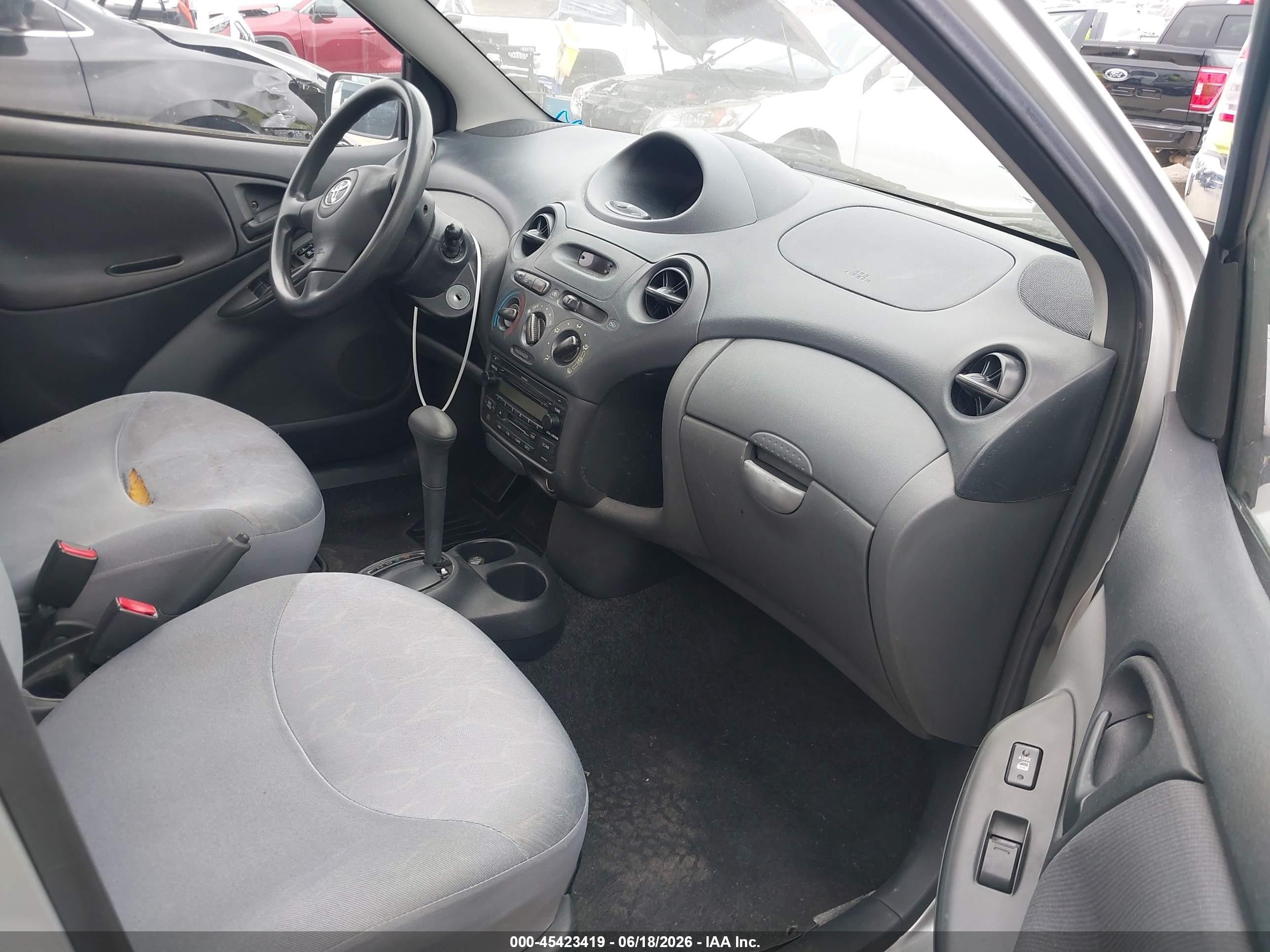 2005 Toyota Echo   Silver vin: JTDBT123750361827