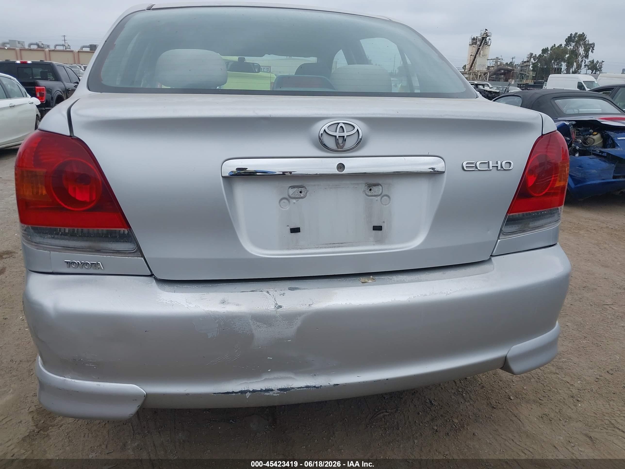 2005 Toyota Echo   Silver vin: JTDBT123750361827