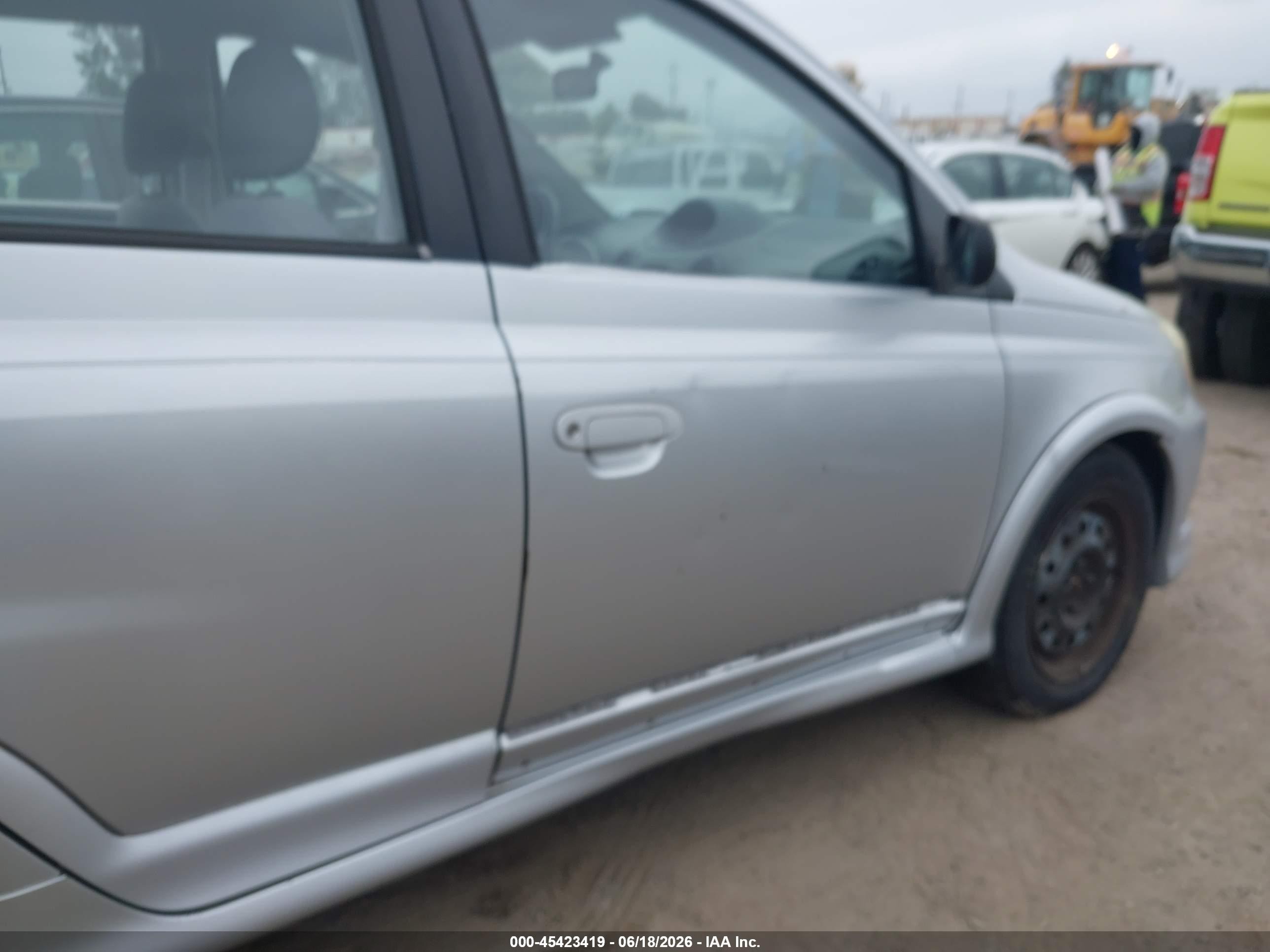 2005 Toyota Echo   Silver vin: JTDBT123750361827