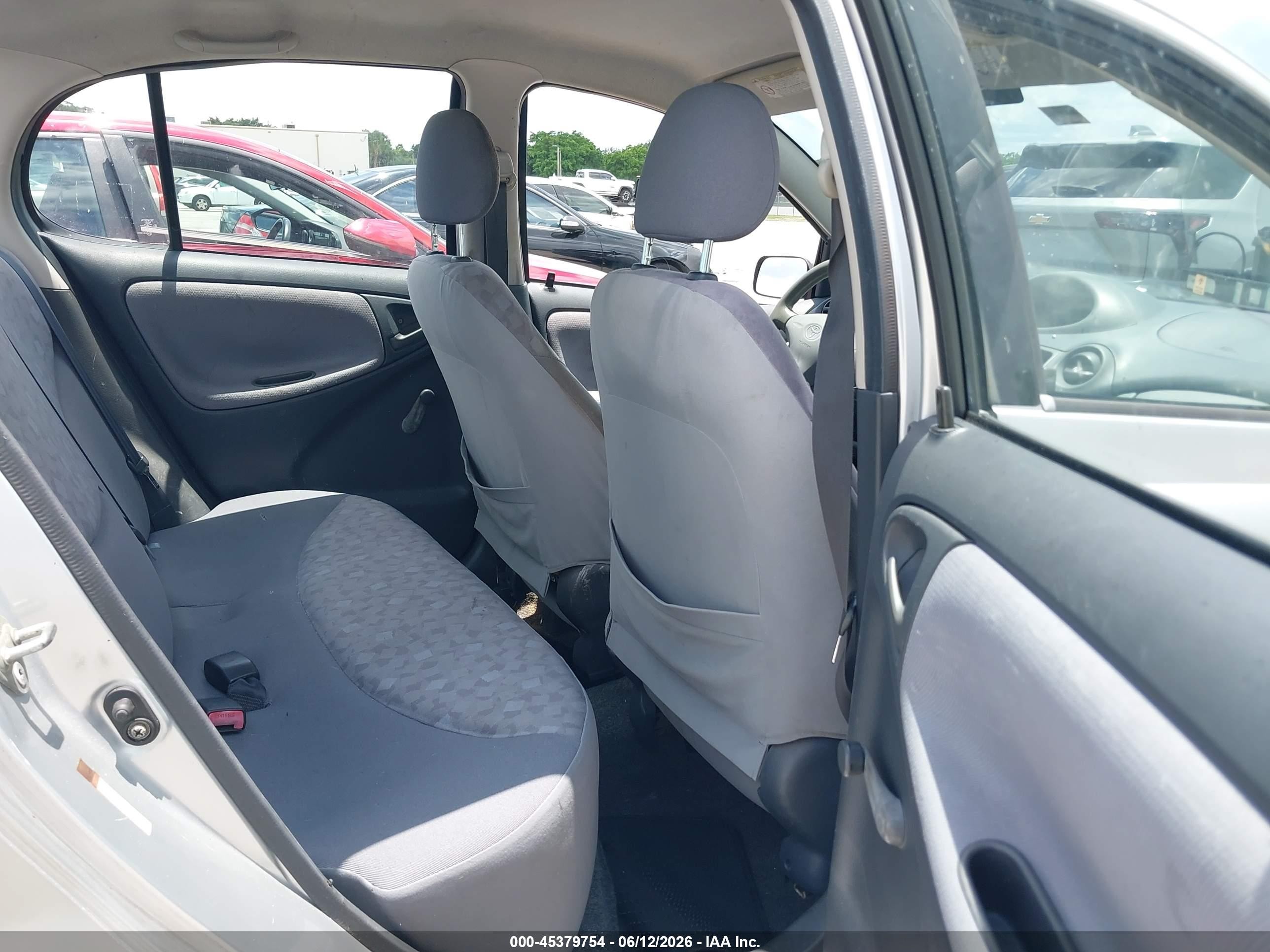 2001 Toyota Echo   Silver vin: JTDBT123810169262