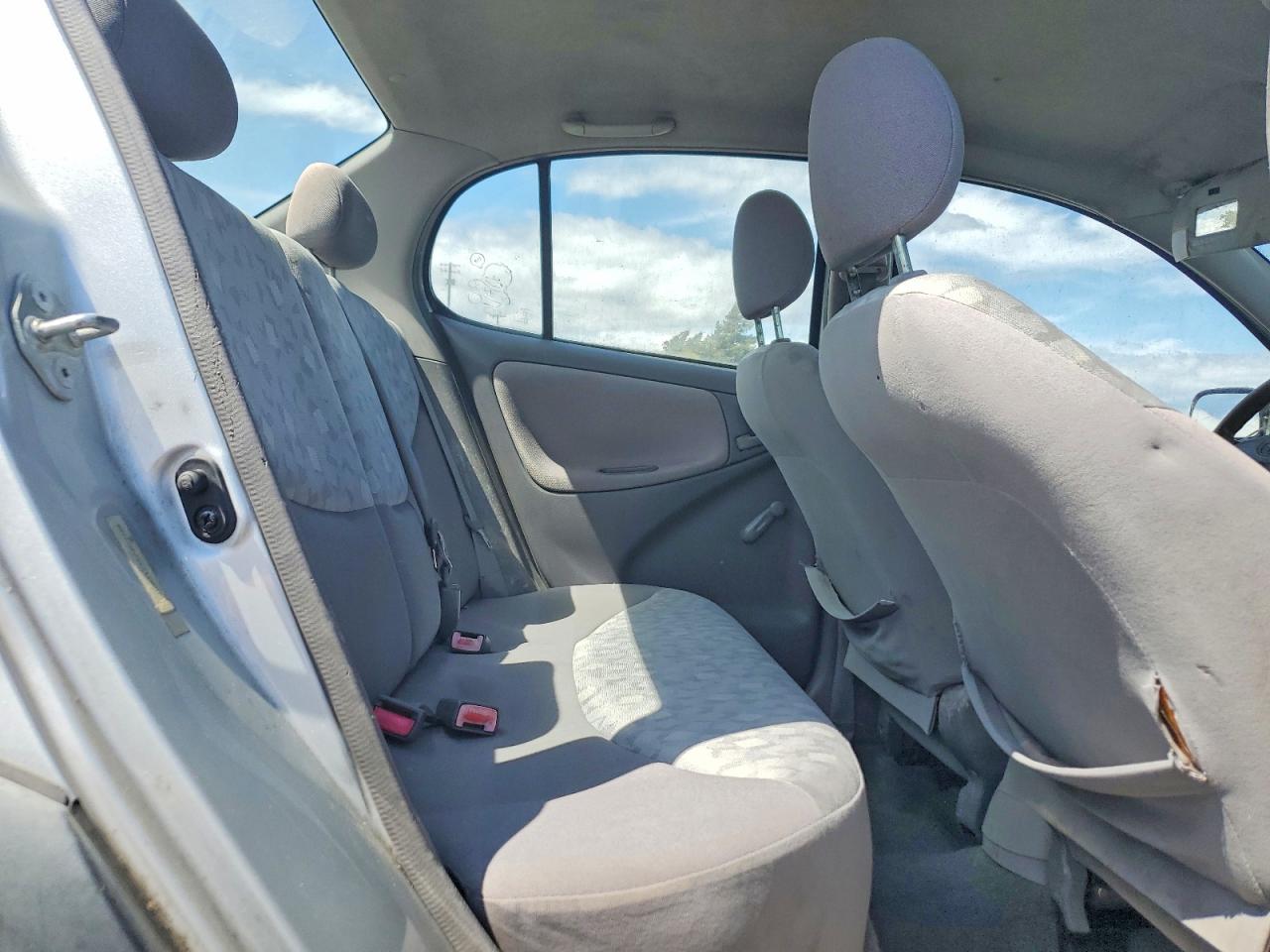 2002 Toyota Echo Base Silver vin: JTDBT123825029166