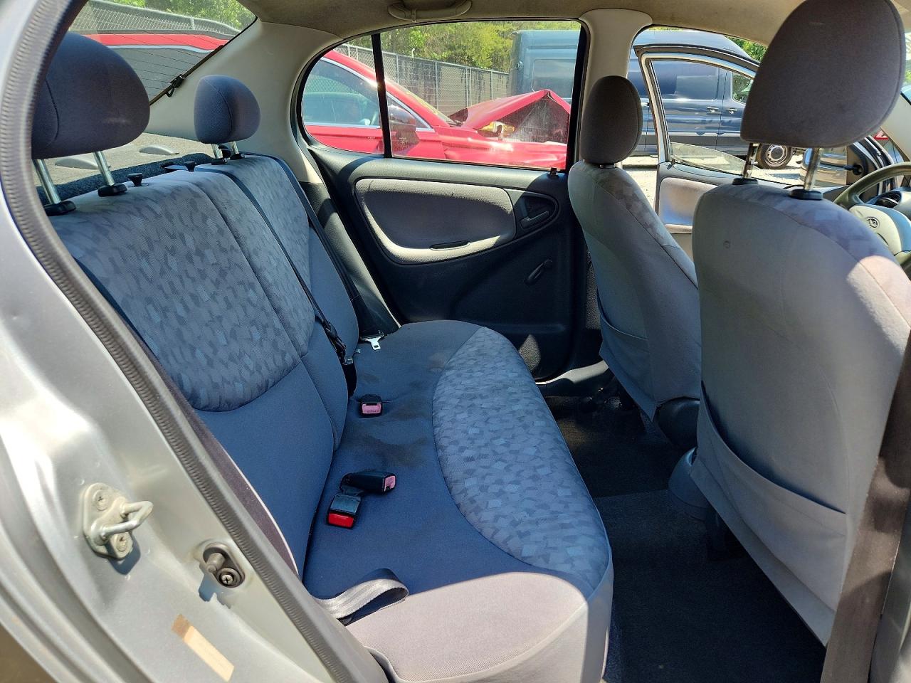 2001 Toyota Echo Base Silver vin: JTDBT123910154012
