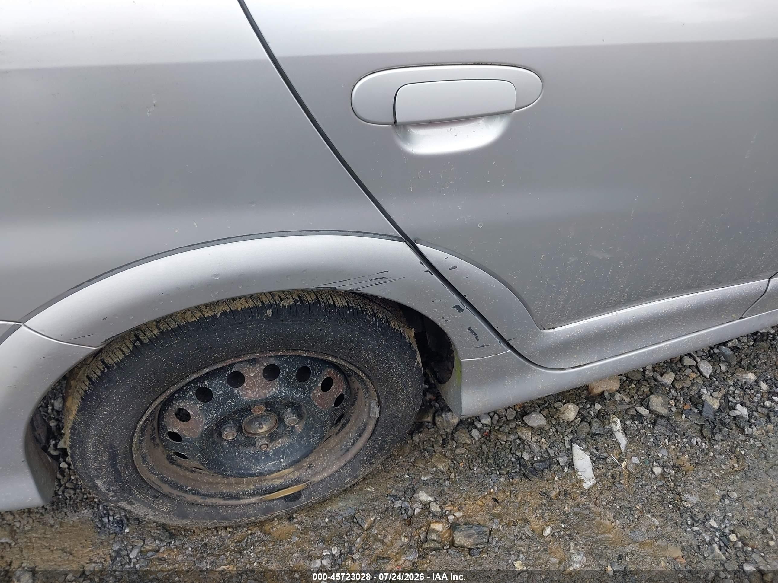 2003 Toyota Echo   Silver vin: JTDBT123930267705
