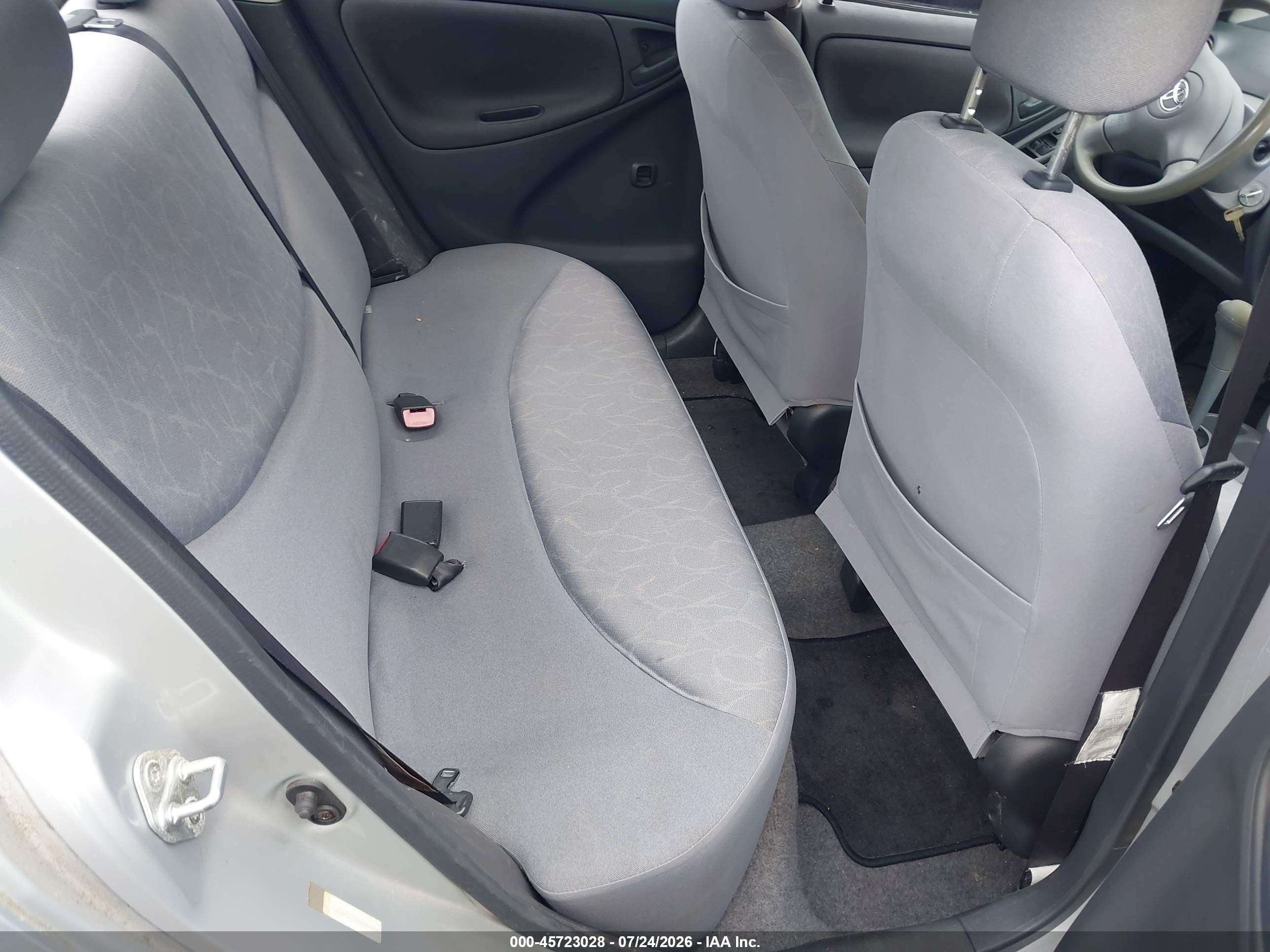 2003 Toyota Echo   Silver vin: JTDBT123930267705