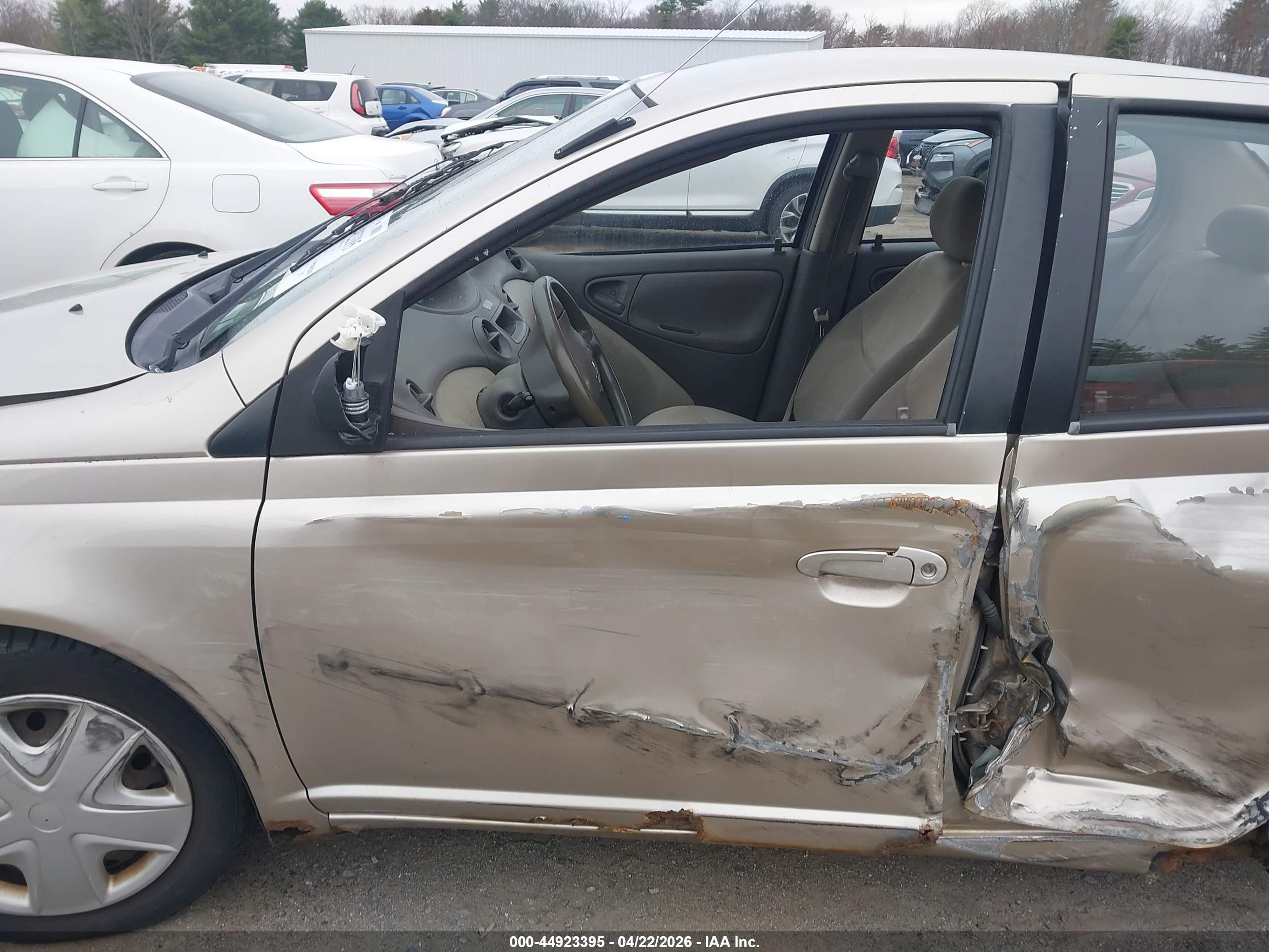 2005 Toyota Echo   Gold vin: JTDBT123950352627