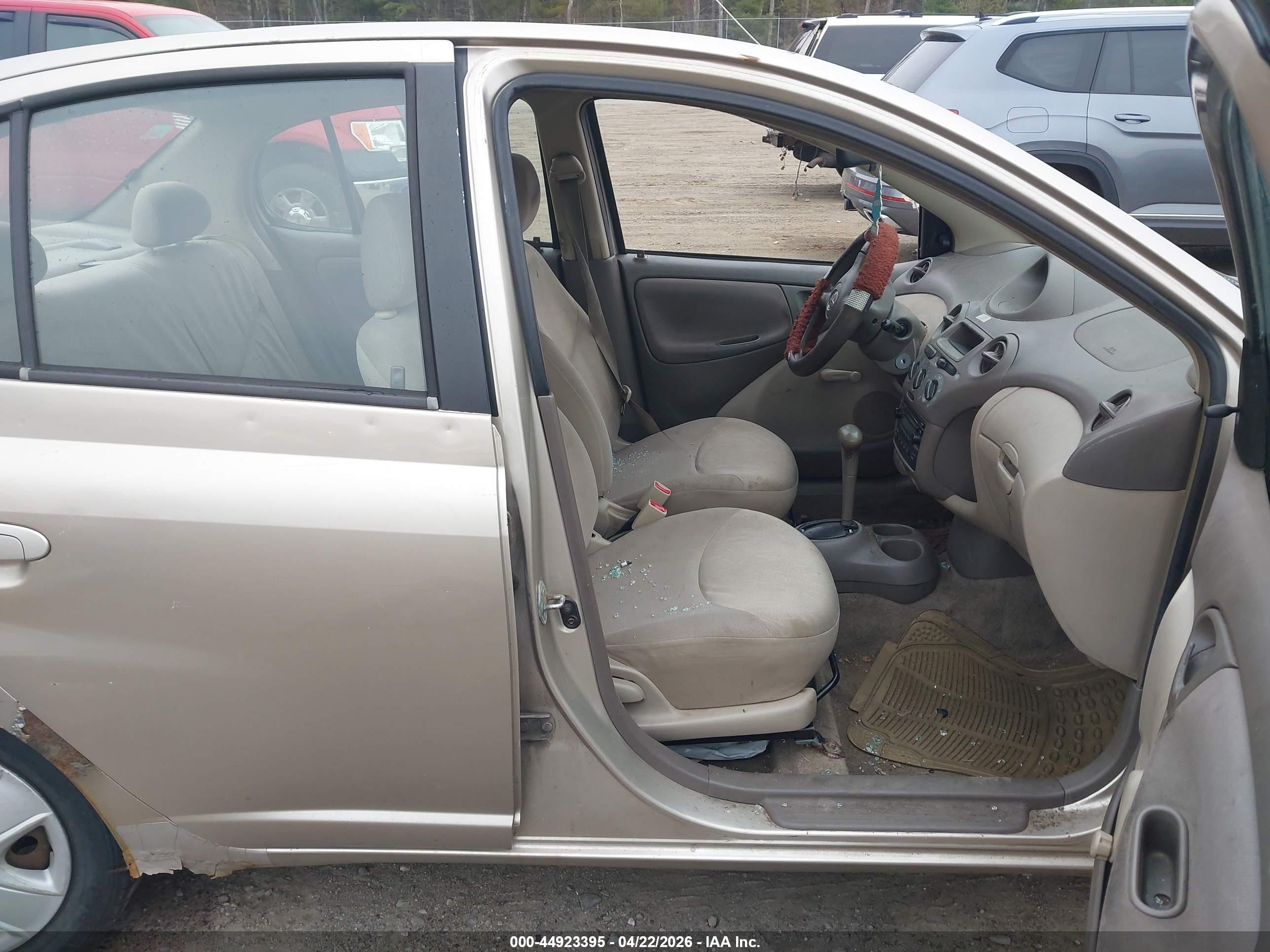2005 Toyota Echo   Gold vin: JTDBT123950352627