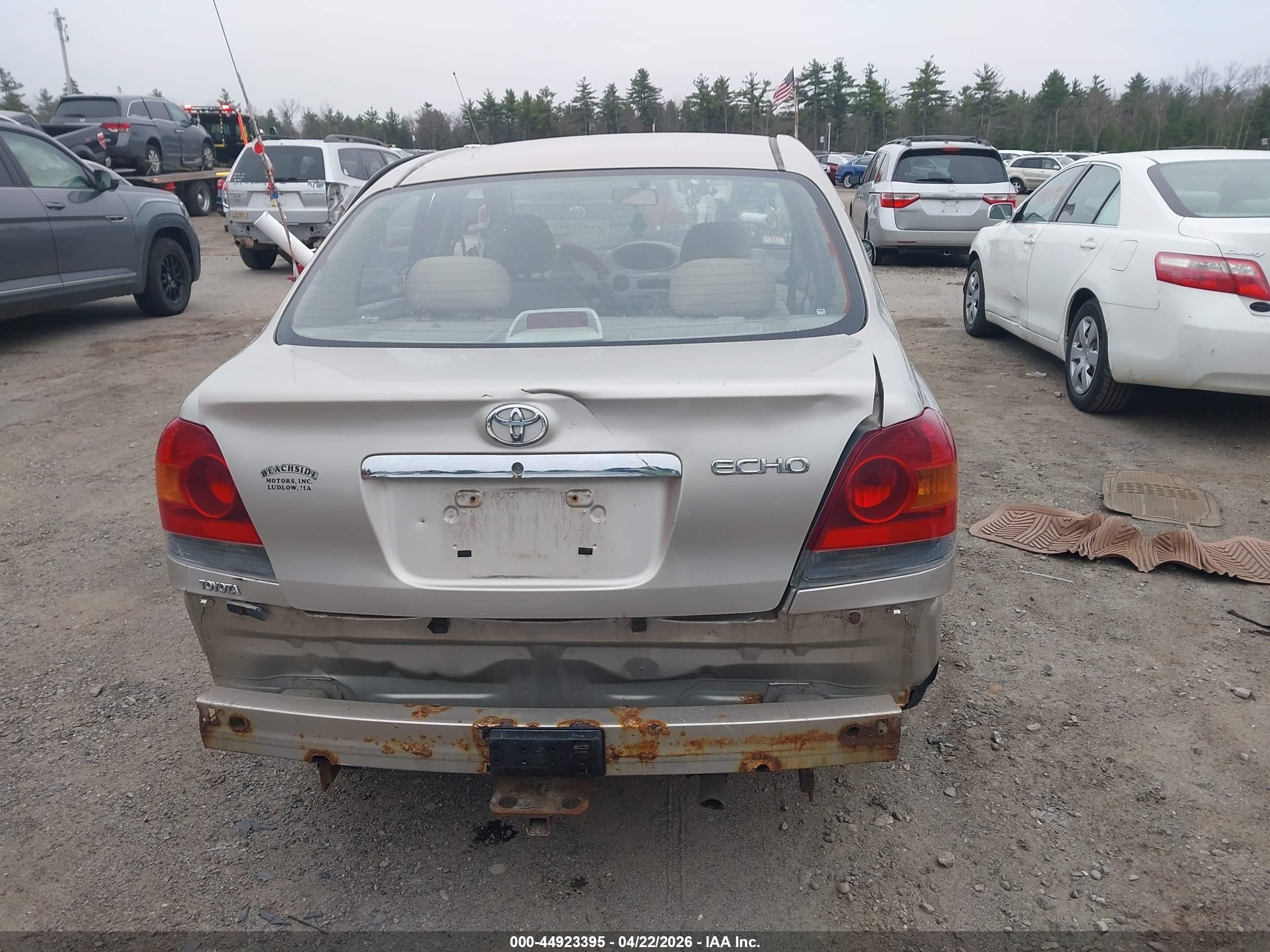 2005 Toyota Echo   Gold vin: JTDBT123950352627