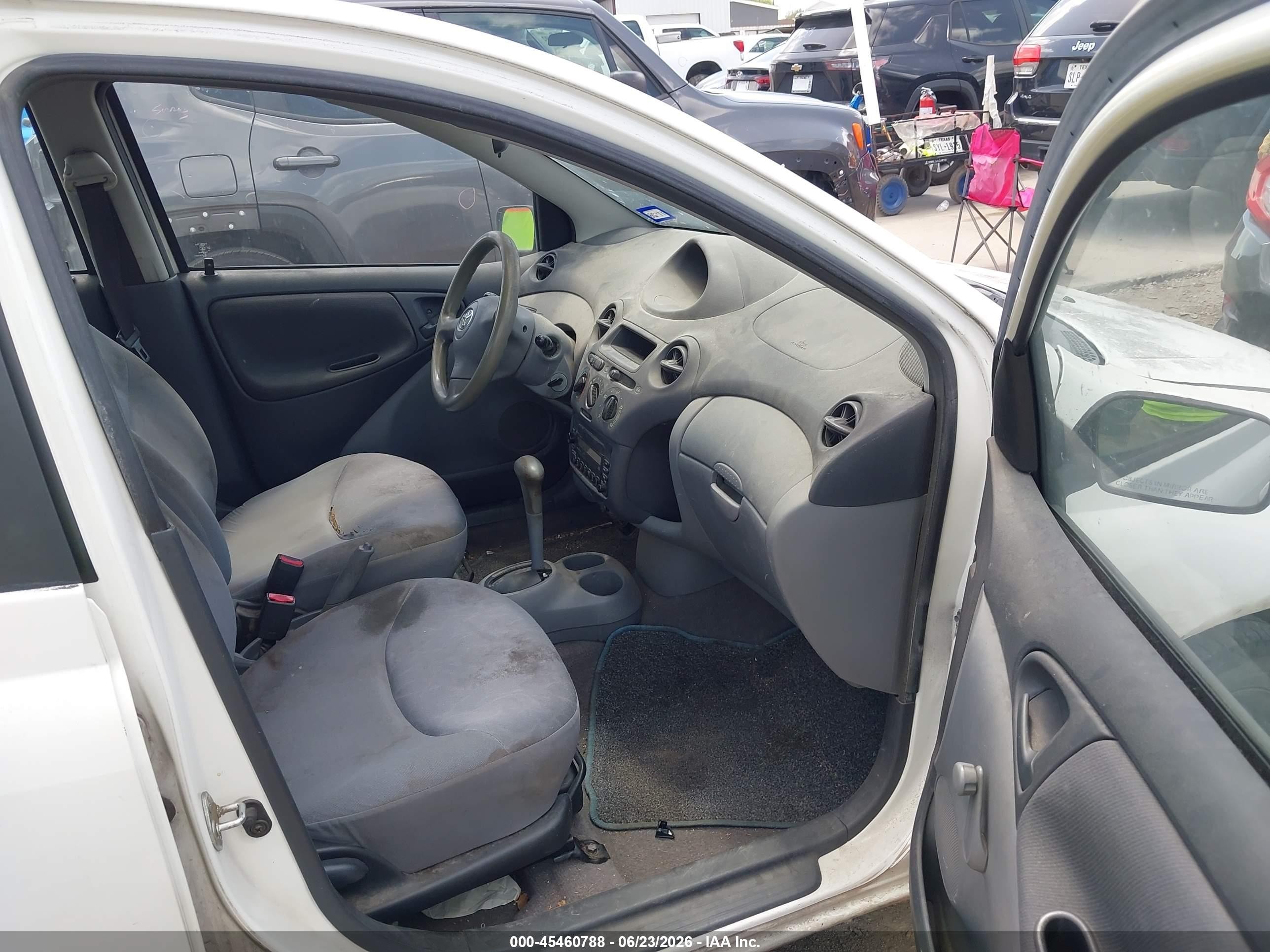 2003 Toyota Echo   Белый vin: JTDBT123X35045127