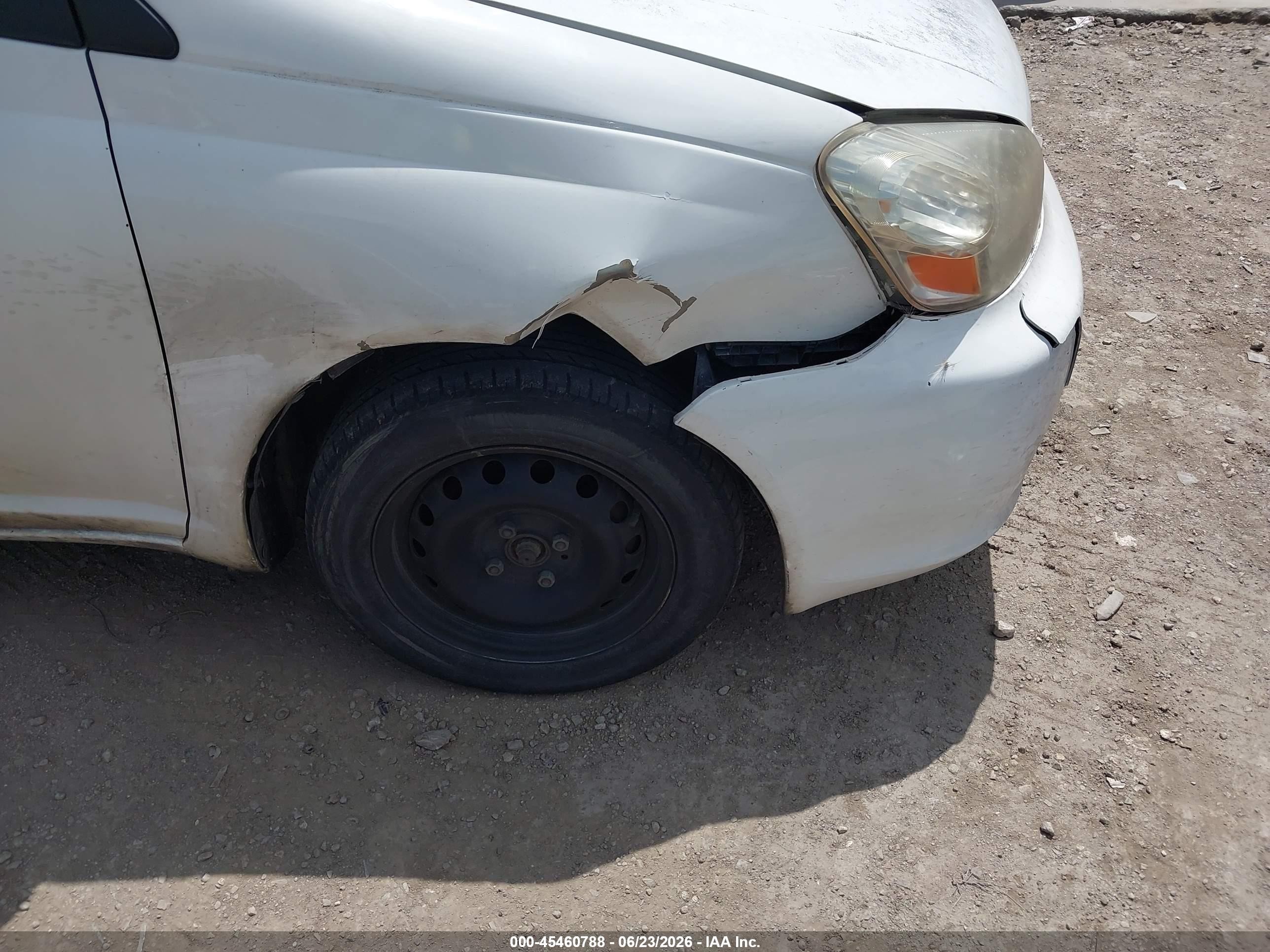 2003 Toyota Echo   Белый vin: JTDBT123X35045127